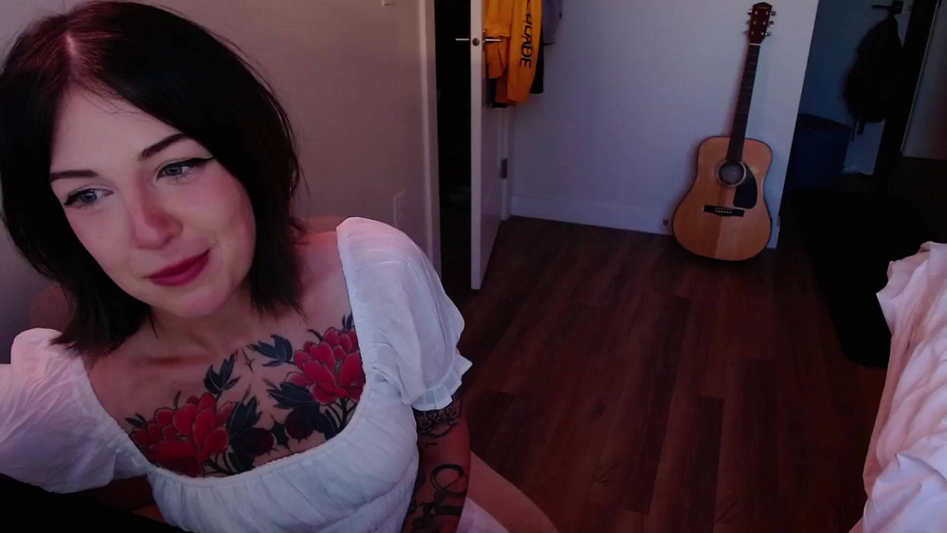 Gallery image thumbnail from cuteholly's myfreecams stream on, 07/15/2024, 03:55 image 14 of 20