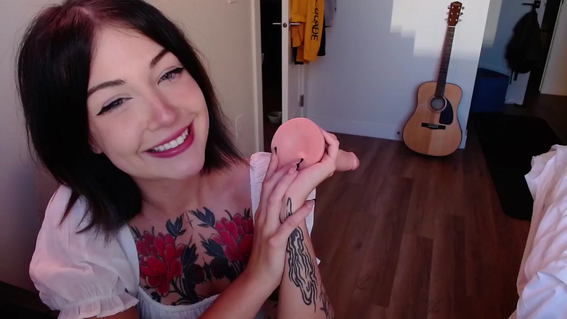 Gallery image thumbnail from cuteholly's myfreecams stream on, 07/15/2024, 03:55 image 11 of 20