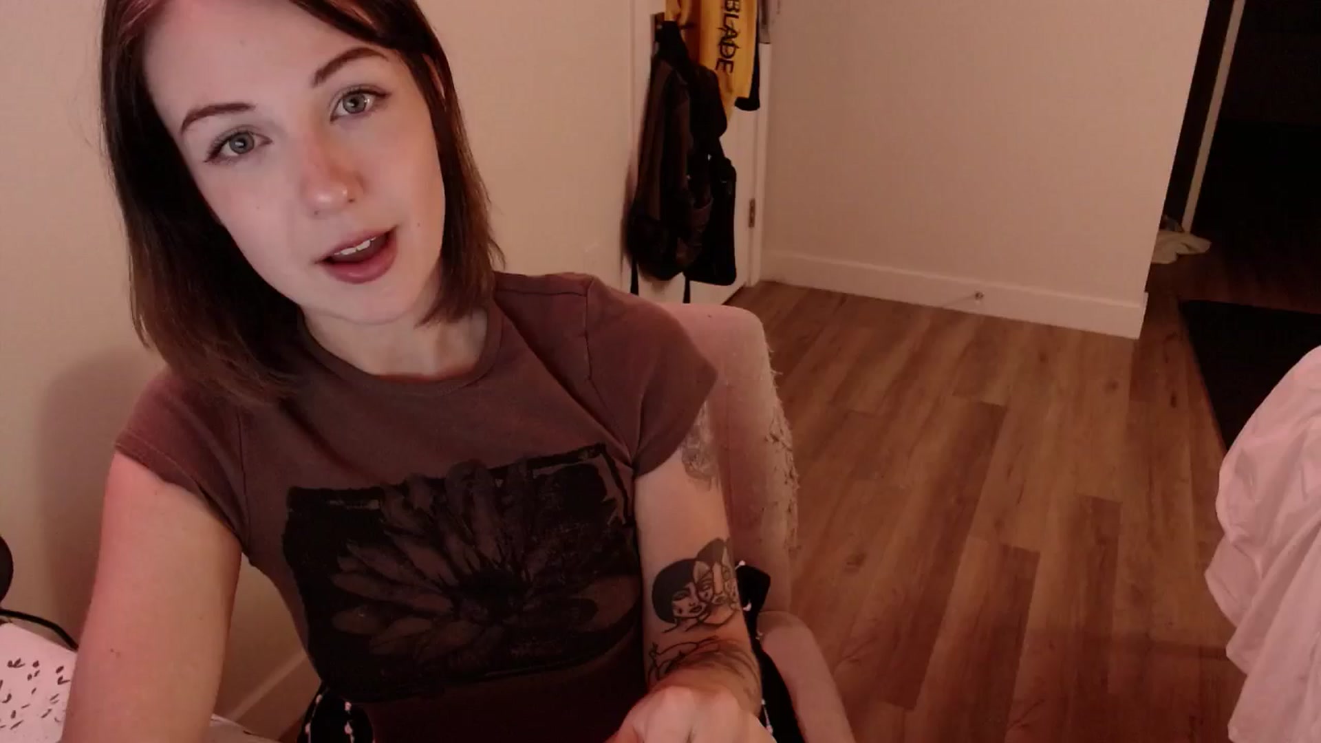 Gallery image thumbnail from cuteholly's myfreecams stream on, 08/06/2024, 05:52 image 14 of 20