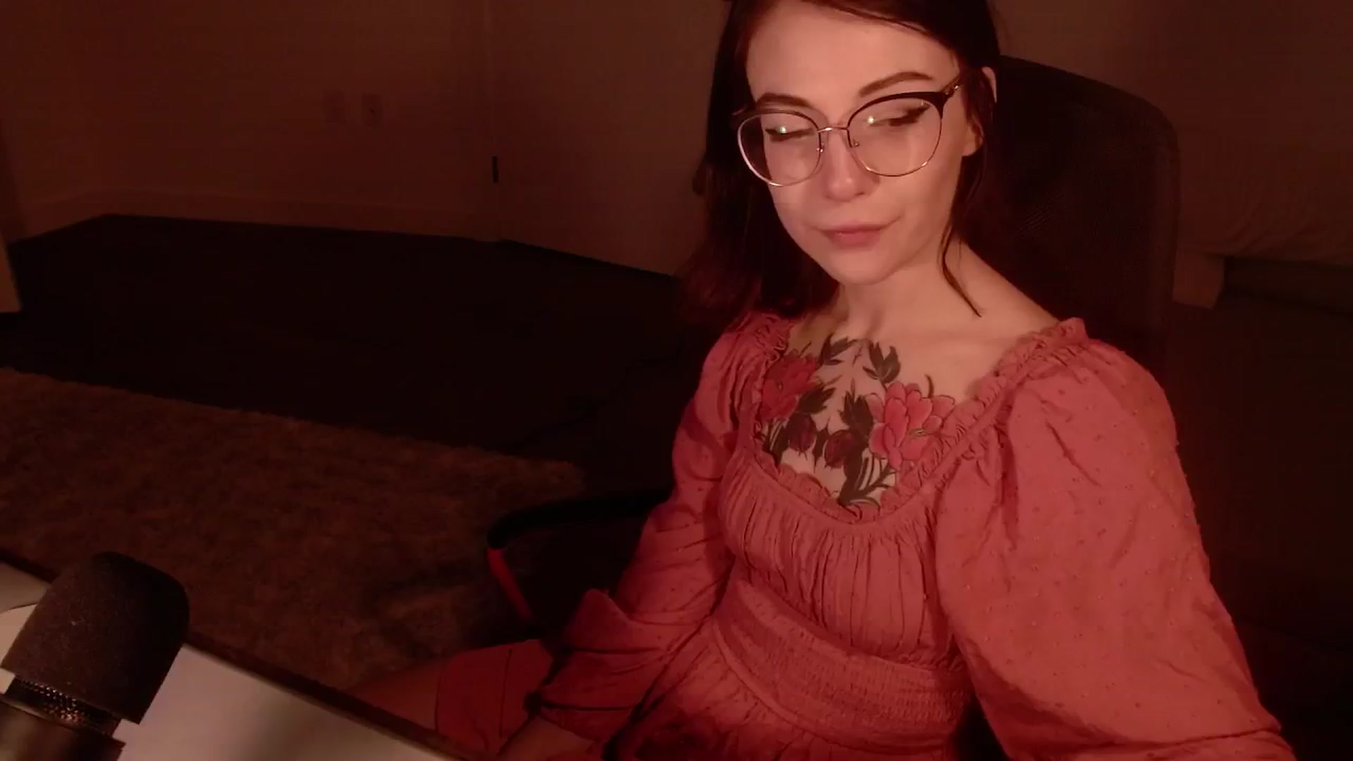 Gallery image thumbnail from cuteholly's myfreecams stream on, 10/02/2024, 01:59 image 11 of 20