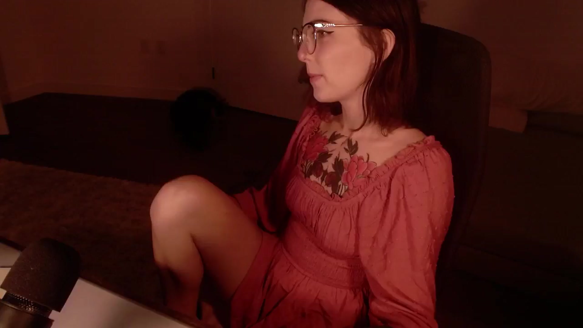 Gallery image thumbnail from cuteholly's myfreecams stream on, 10/02/2024, 01:59 image 10 of 20
