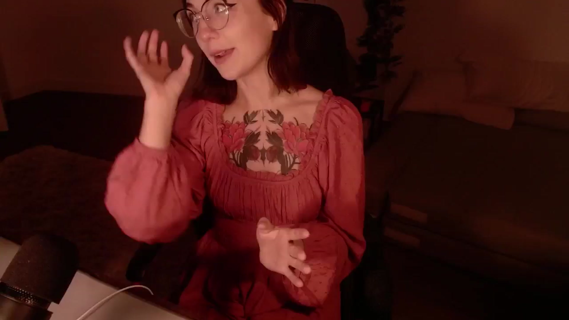 Gallery image thumbnail from cuteholly's myfreecams stream on, 10/02/2024, 01:59 image 6 of 20
