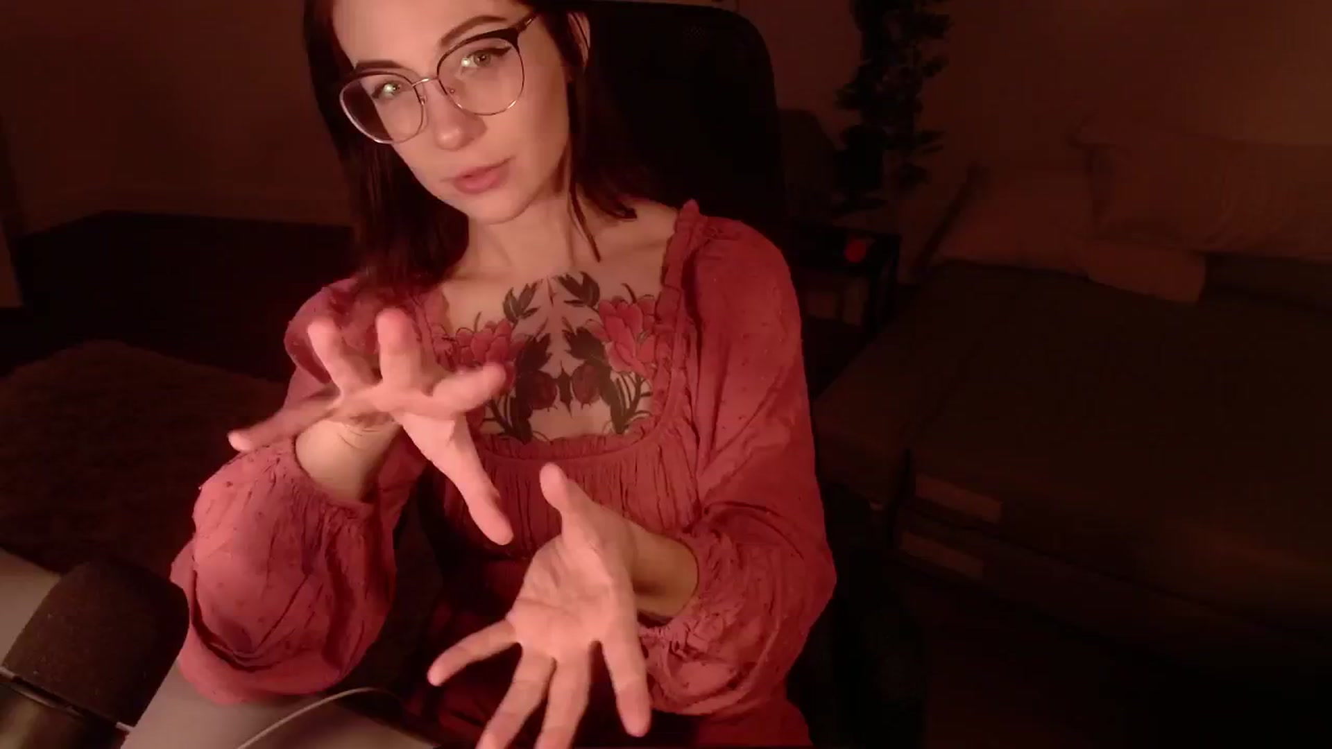 Gallery image thumbnail from cuteholly's myfreecams stream on, 10/02/2024, 01:59 image 2 of 20