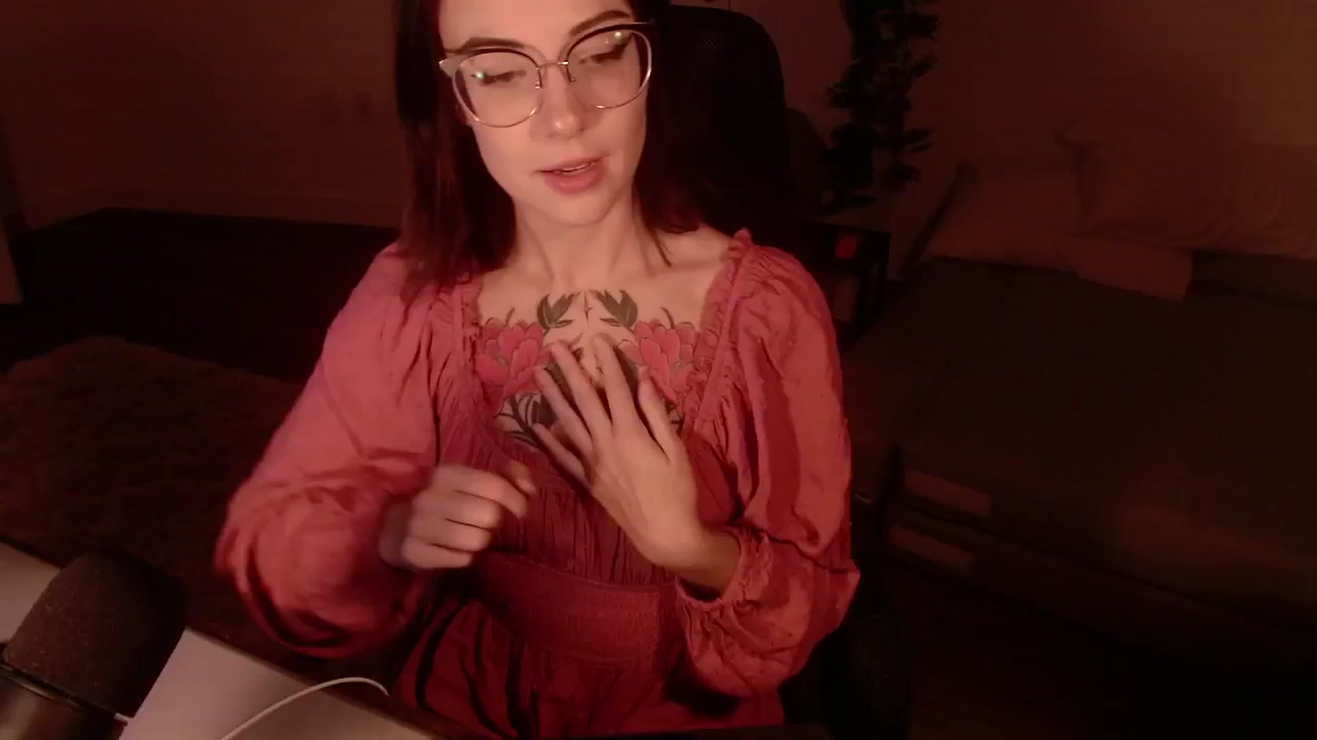 Gallery image thumbnail from cuteholly's myfreecams stream on, 10/02/2024, 01:59 image 3 of 20