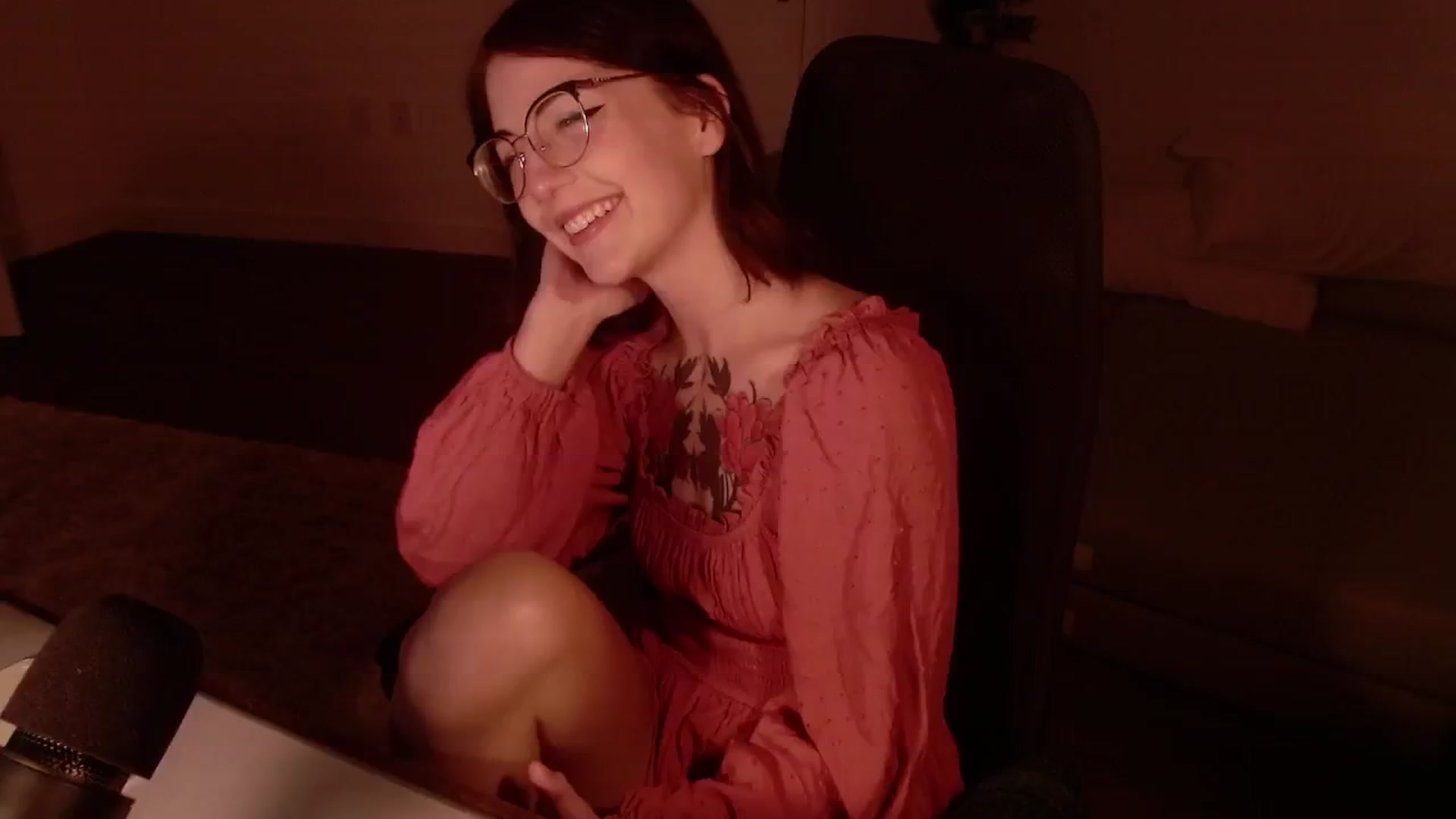 Gallery image thumbnail from cuteholly's myfreecams stream on, 10/02/2024, 01:59 image 14 of 20