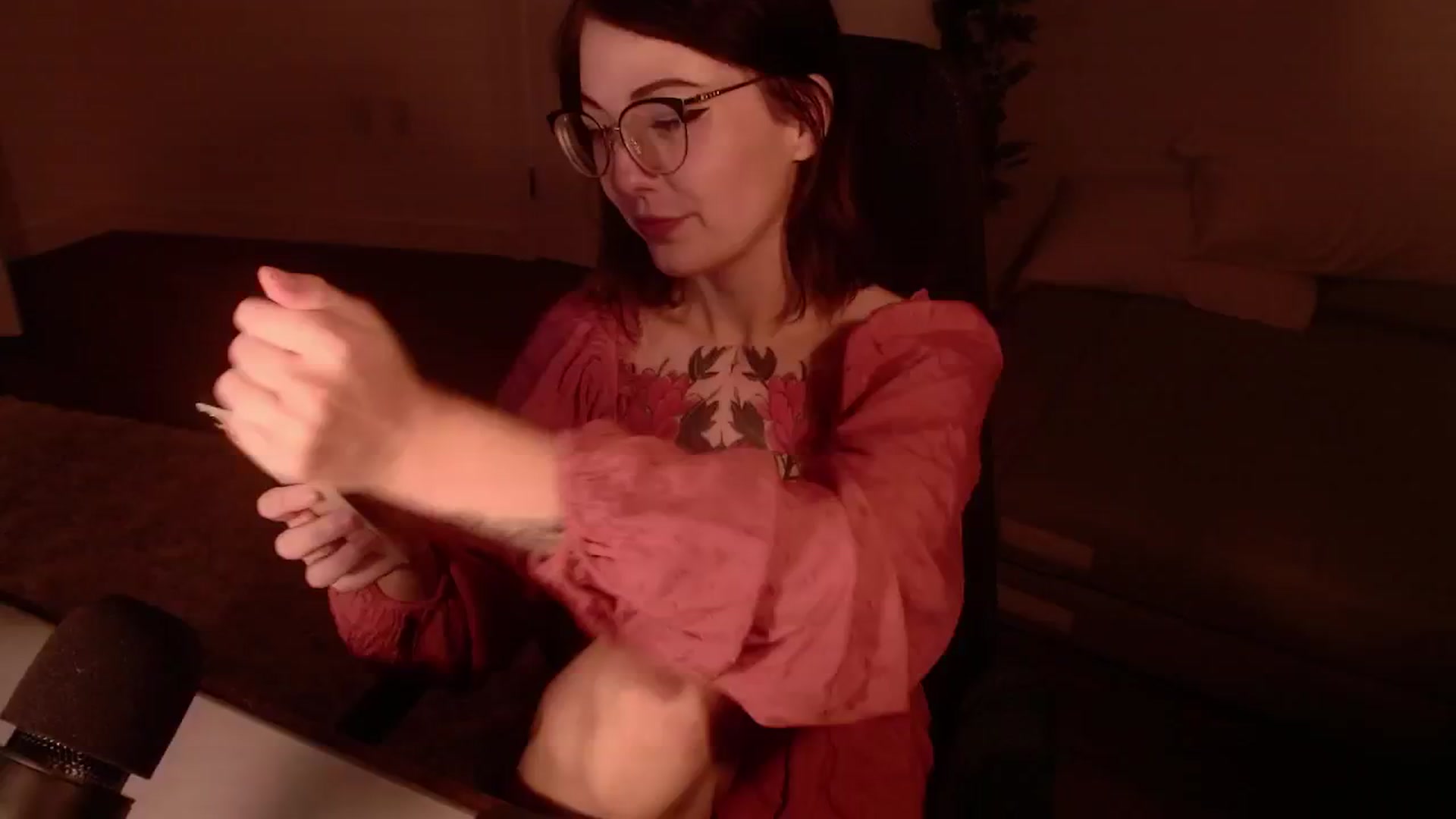 Gallery image thumbnail from cuteholly's myfreecams stream on, 10/02/2024, 01:59 image 16 of 20