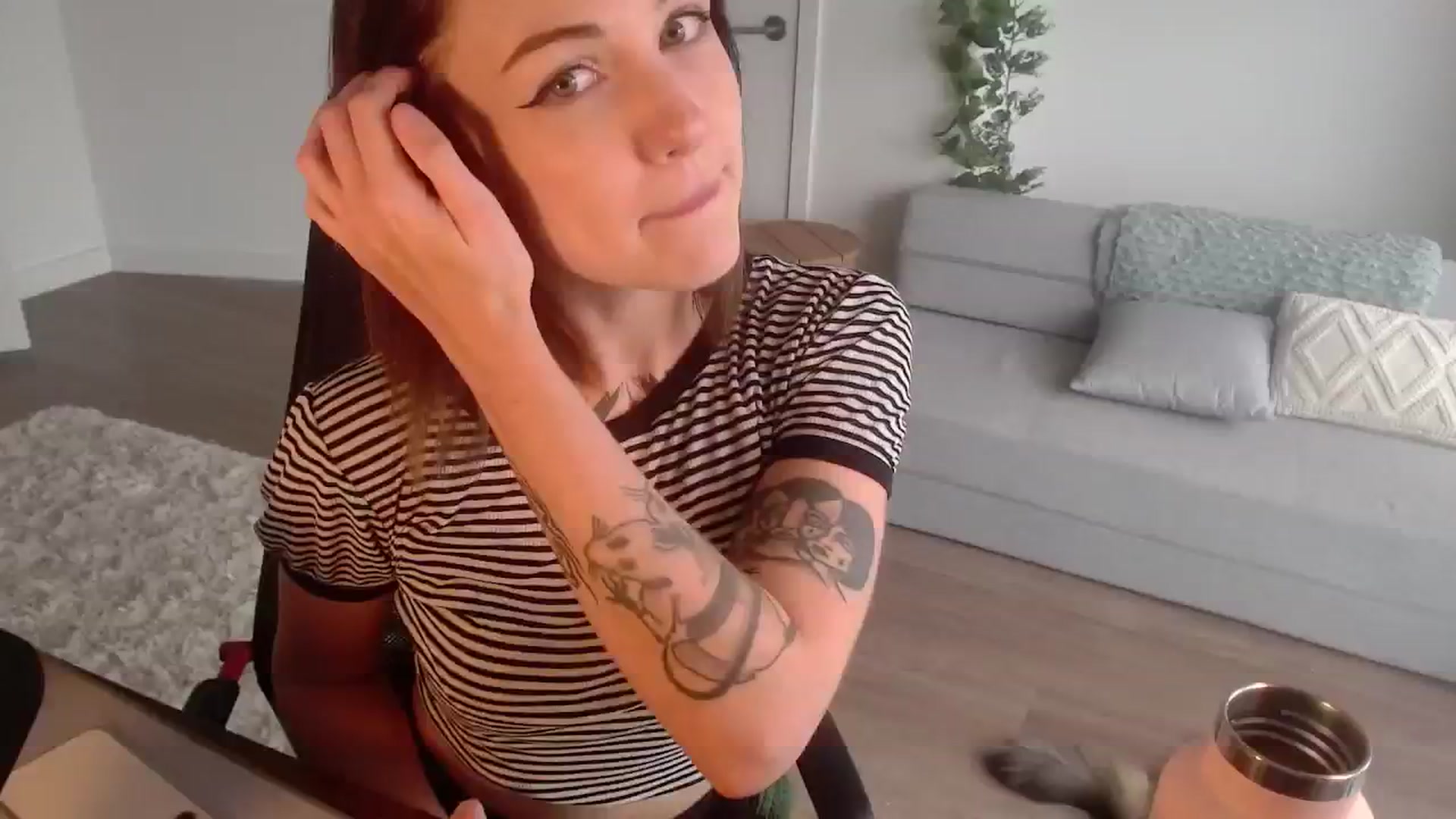 Gallery image thumbnail from cuteholly's myfreecams stream on, 10/09/2024, 19:29 image 10 of 20