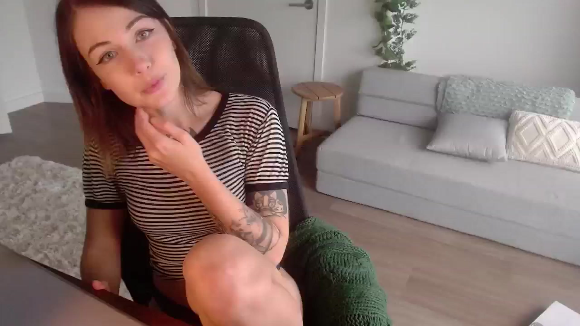 Gallery image thumbnail from cuteholly's myfreecams stream on, 10/09/2024, 20:39 image 13 of 20