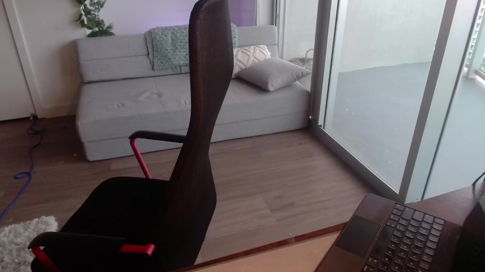 Gallery image thumbnail from cuteholly's myfreecams stream on, 10/15/2024, 21:29 image 4 of 20