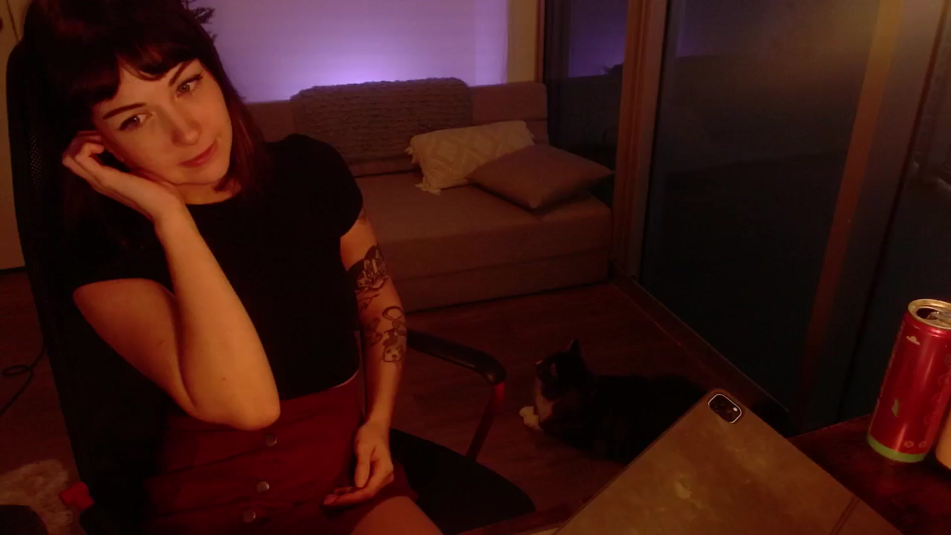 Gallery image thumbnail from cuteholly's myfreecams stream on, 10/18/2024, 22:25 image 19 of 20