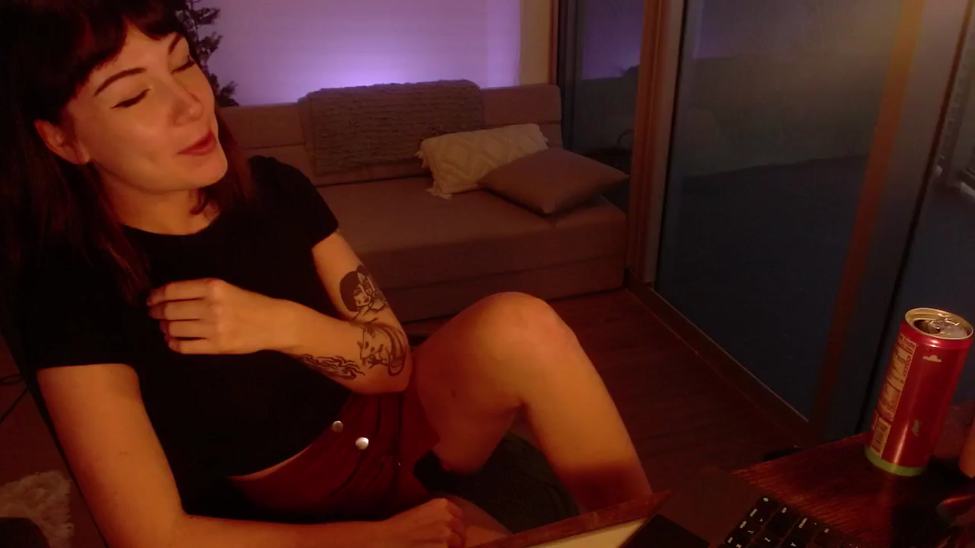 Gallery image thumbnail from cuteholly's myfreecams stream on, 10/18/2024, 22:25 image 4 of 20