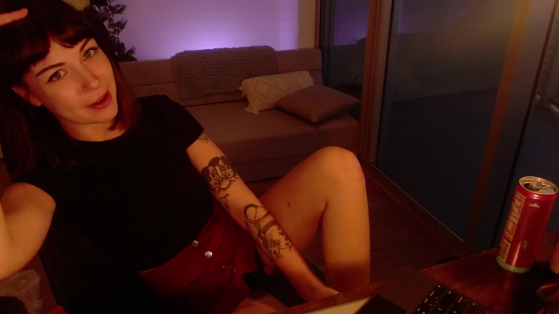 Gallery image thumbnail from cuteholly's myfreecams stream on, 10/18/2024, 22:25 image 8 of 20