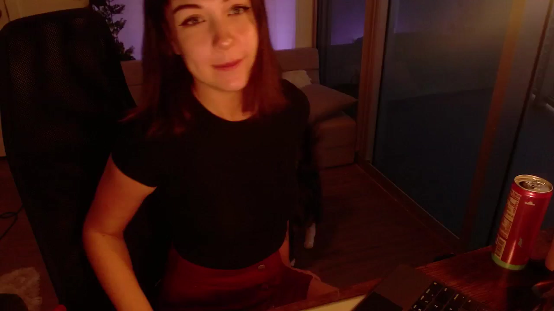 Gallery image thumbnail from cuteholly's myfreecams stream on, 10/18/2024, 22:25 image 11 of 20