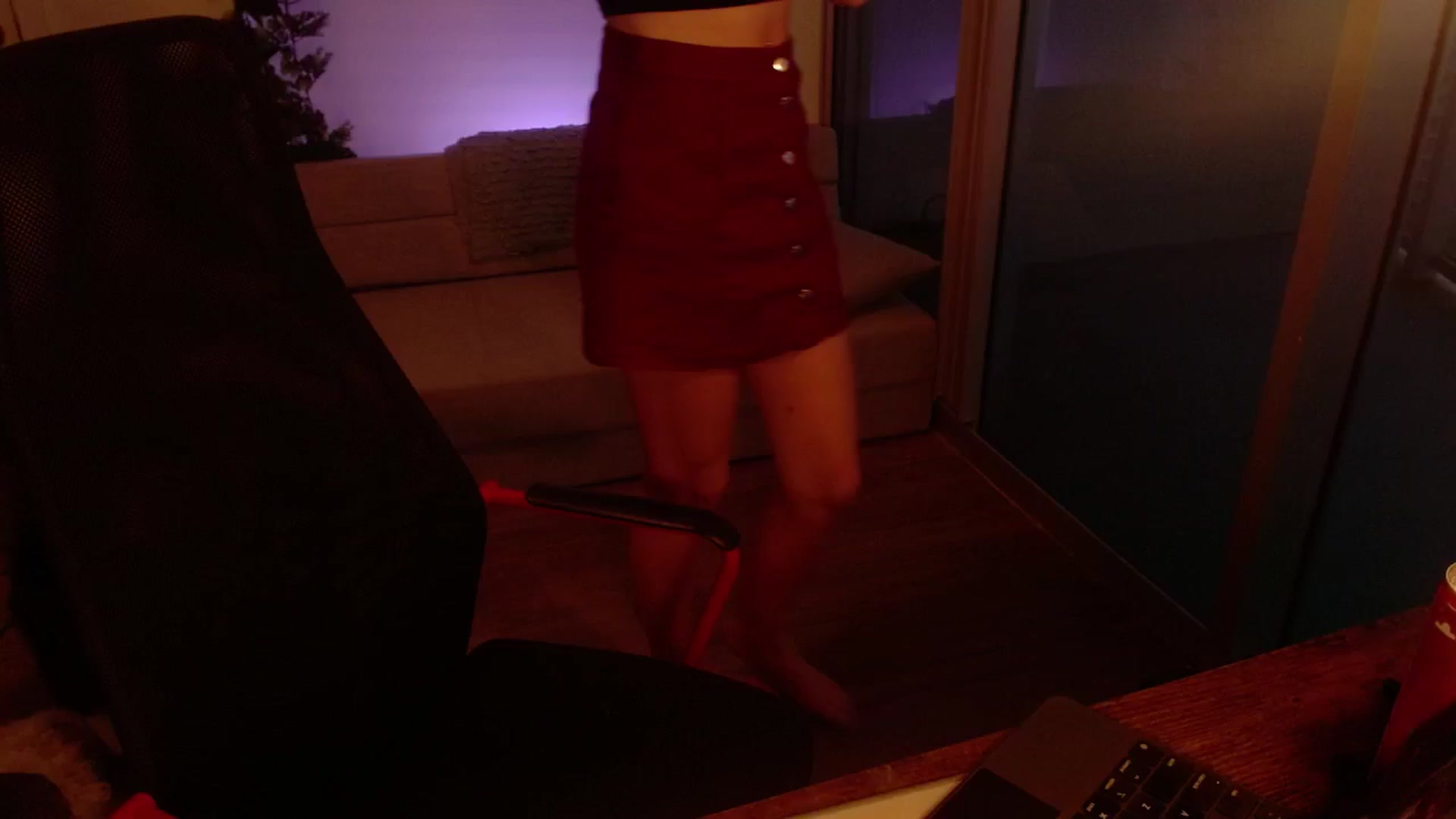 Gallery image thumbnail from cuteholly's myfreecams stream on, 10/18/2024, 22:25 image 15 of 20