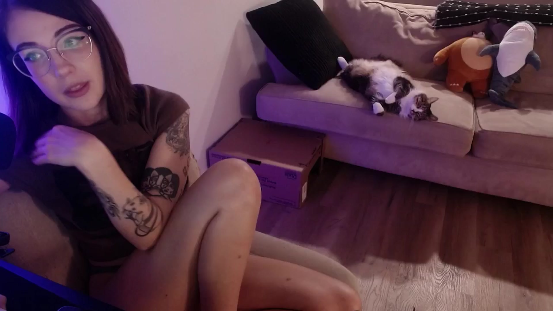 Gallery image thumbnail from cuteholly's myfreecams stream on, 10/31/2024, 06:03 image 10 of 20