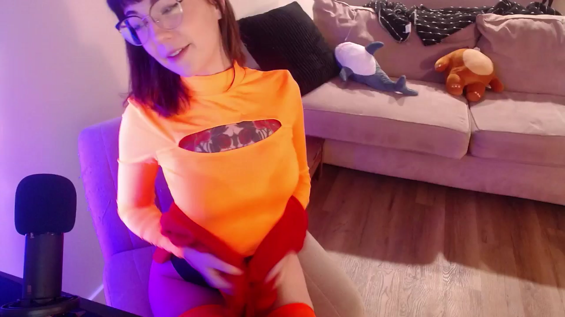 Gallery image thumbnail from cuteholly's myfreecams stream on, 11/01/2024, 02:48 image 20 of 20