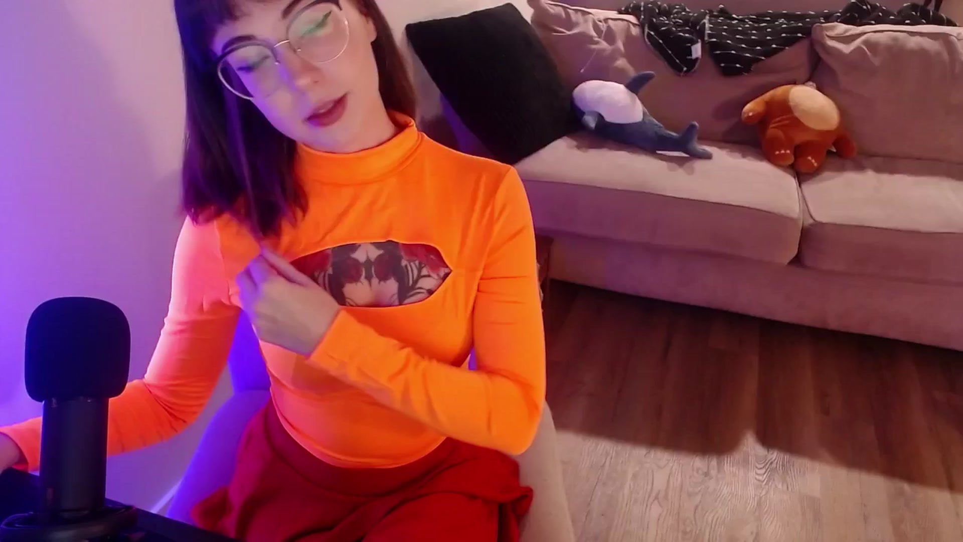 Gallery image thumbnail from cuteholly's myfreecams stream on, 11/01/2024, 02:48 image 10 of 20
