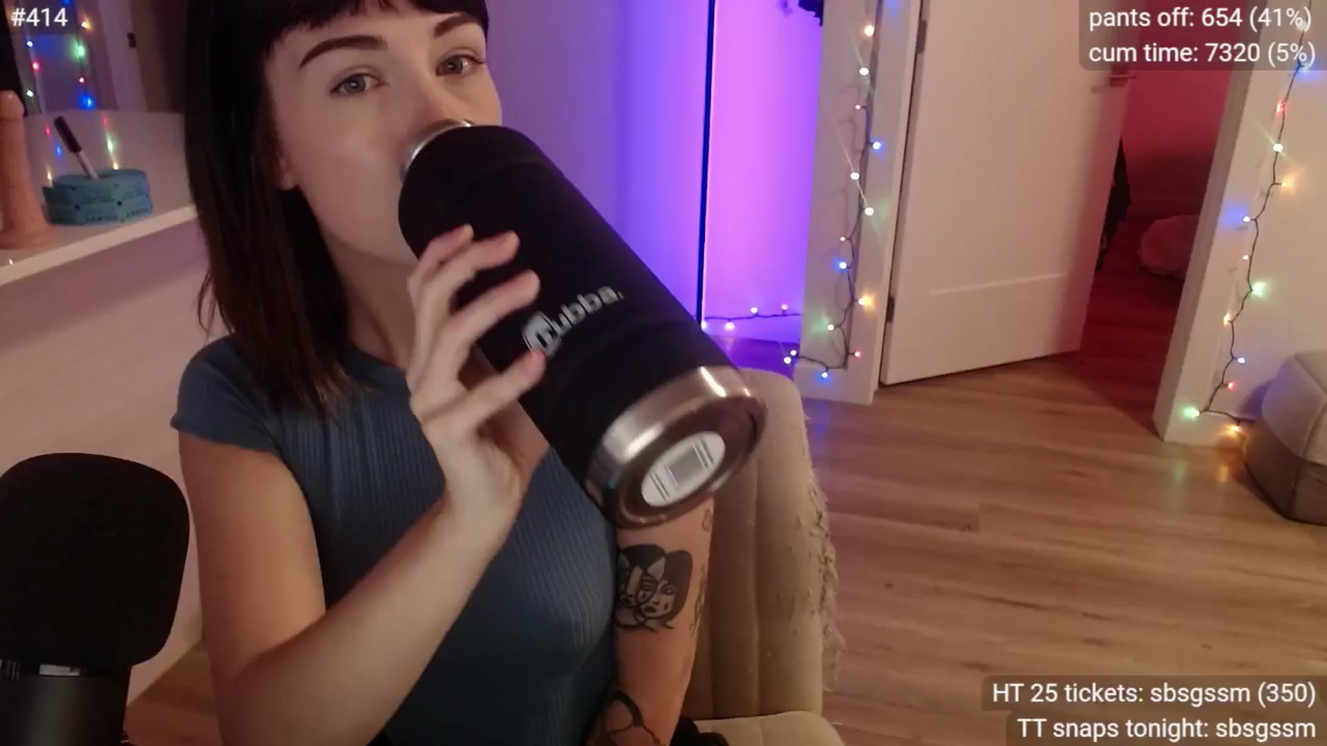 Gallery image thumbnail from cuteholly's myfreecams stream on, 11/07/2024, 04:08 image 10 of 20