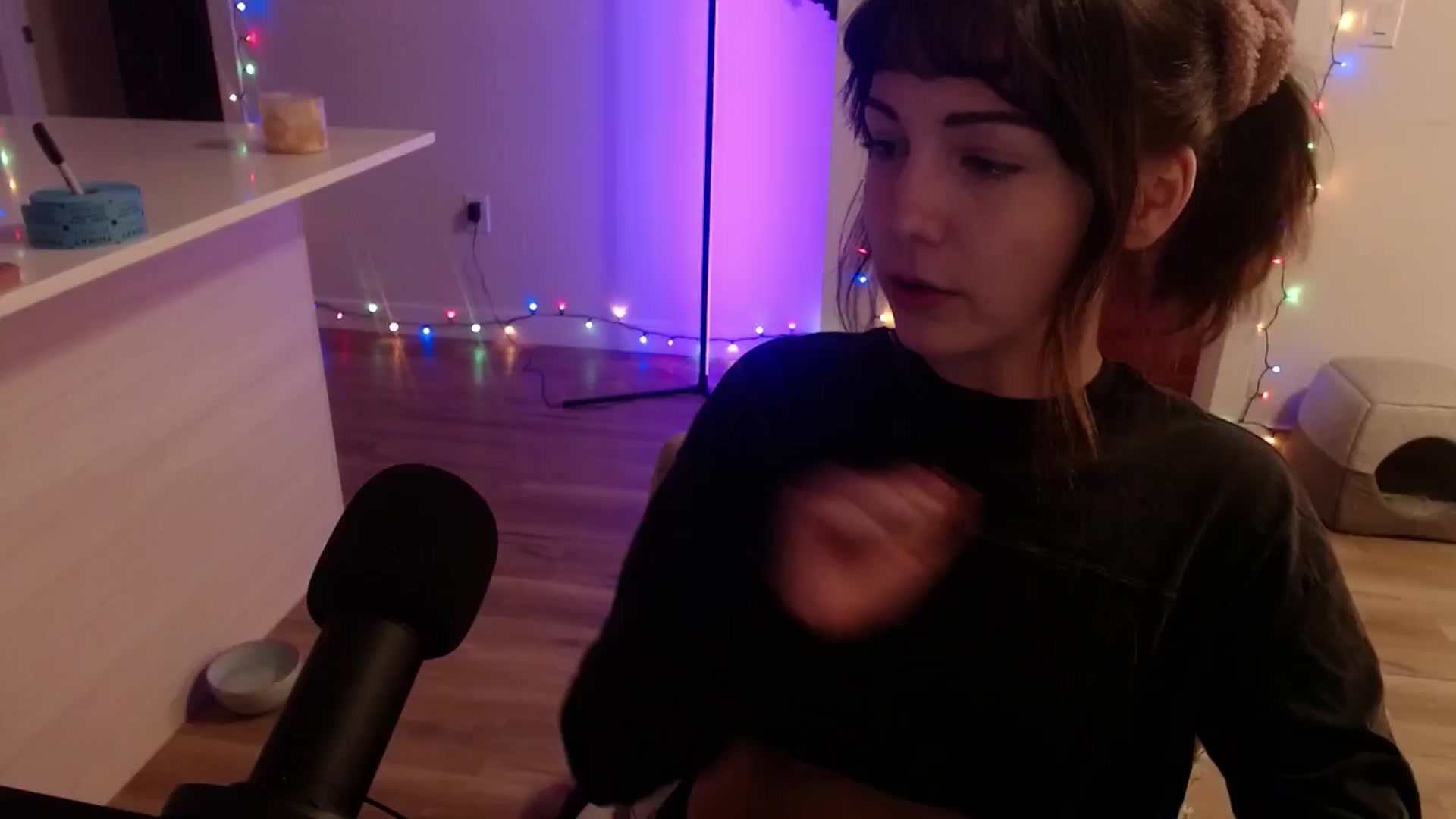 Gallery image thumbnail from cuteholly's myfreecams stream on, 11/08/2024, 08:18 image 15 of 20