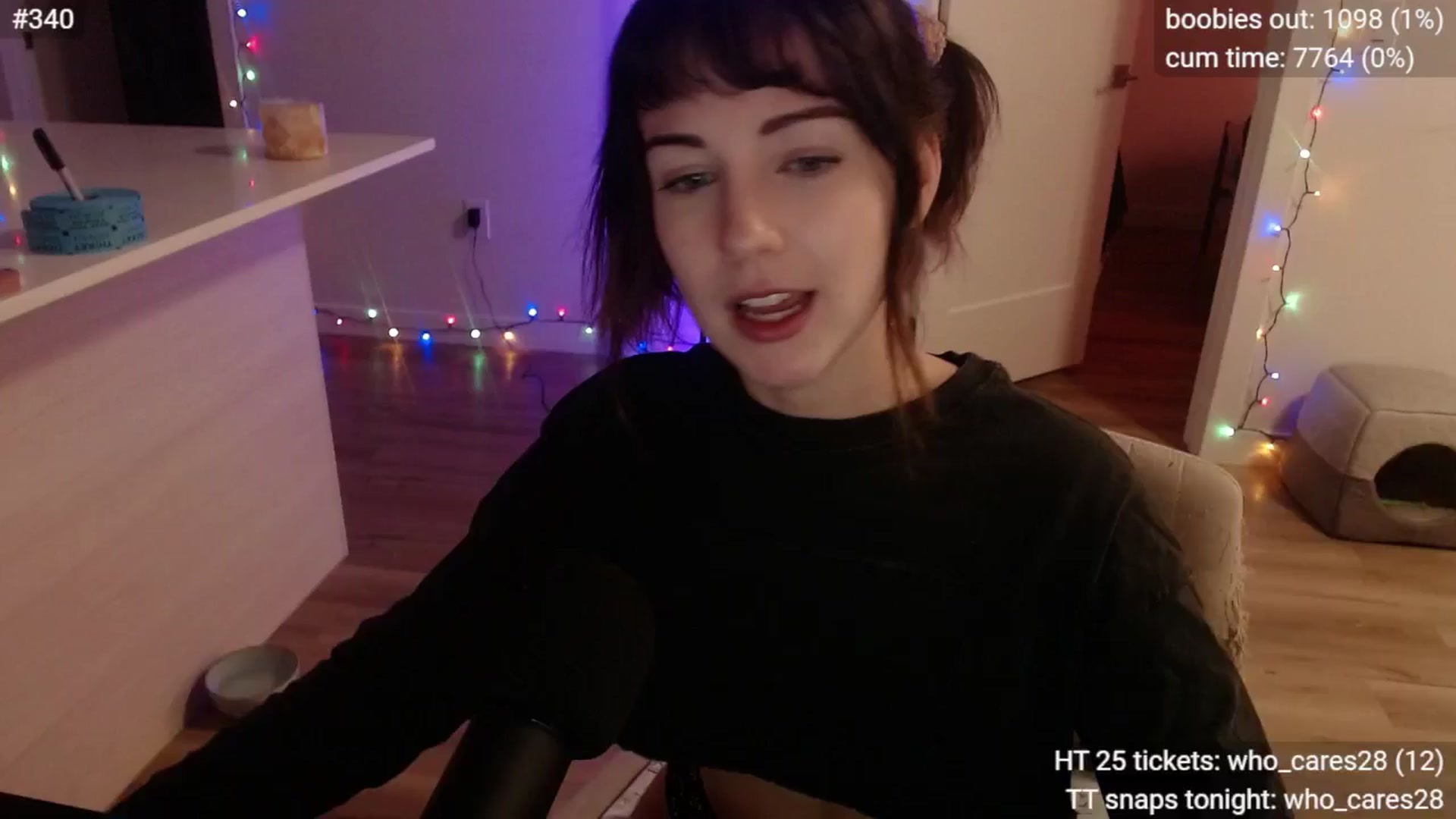Gallery image thumbnail from cuteholly's myfreecams stream on, 11/08/2024, 11:07 image 1 of 20