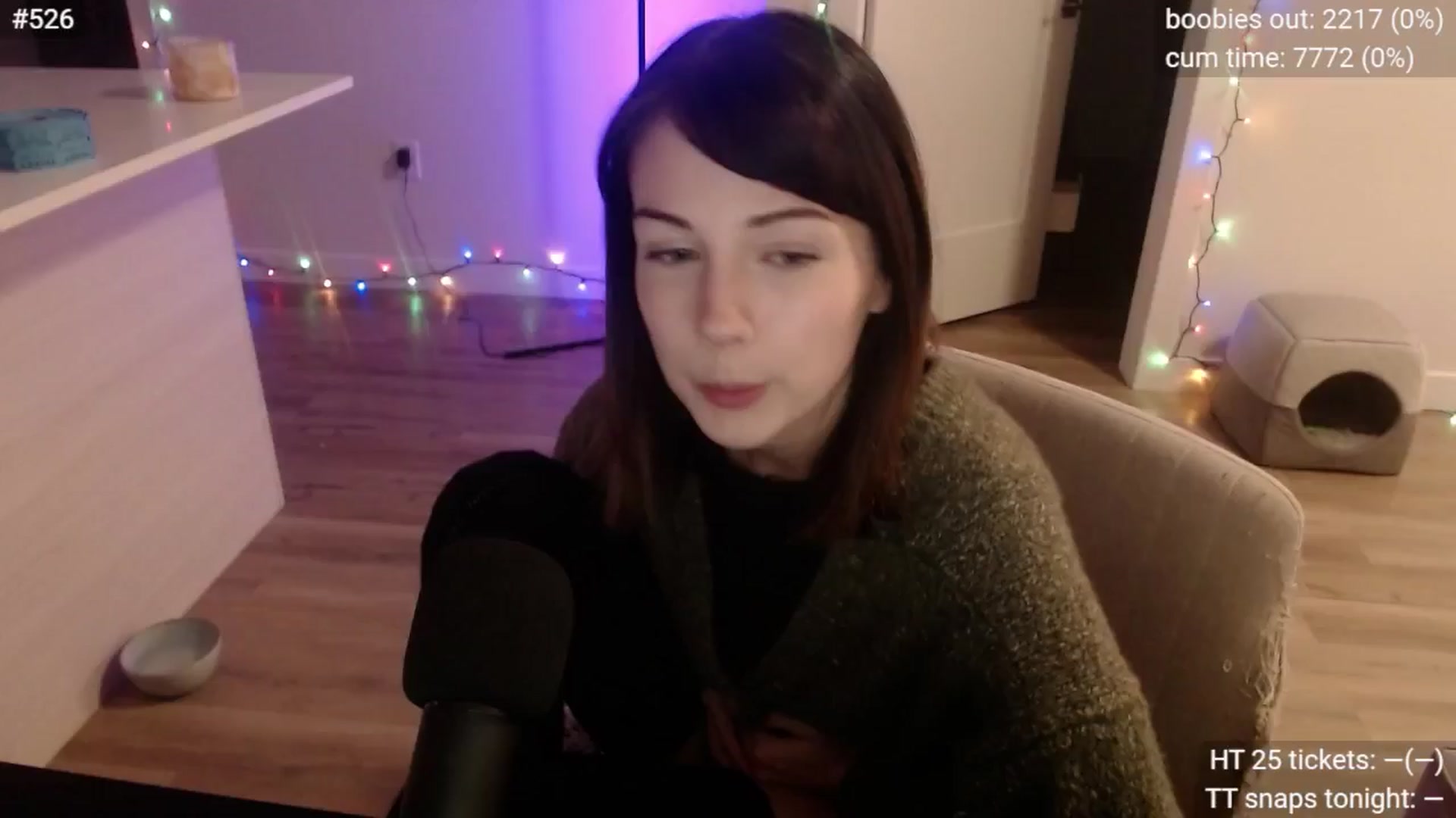 Gallery image thumbnail from cuteholly's myfreecams stream on, 11/12/2024, 11:57 image 1 of 20