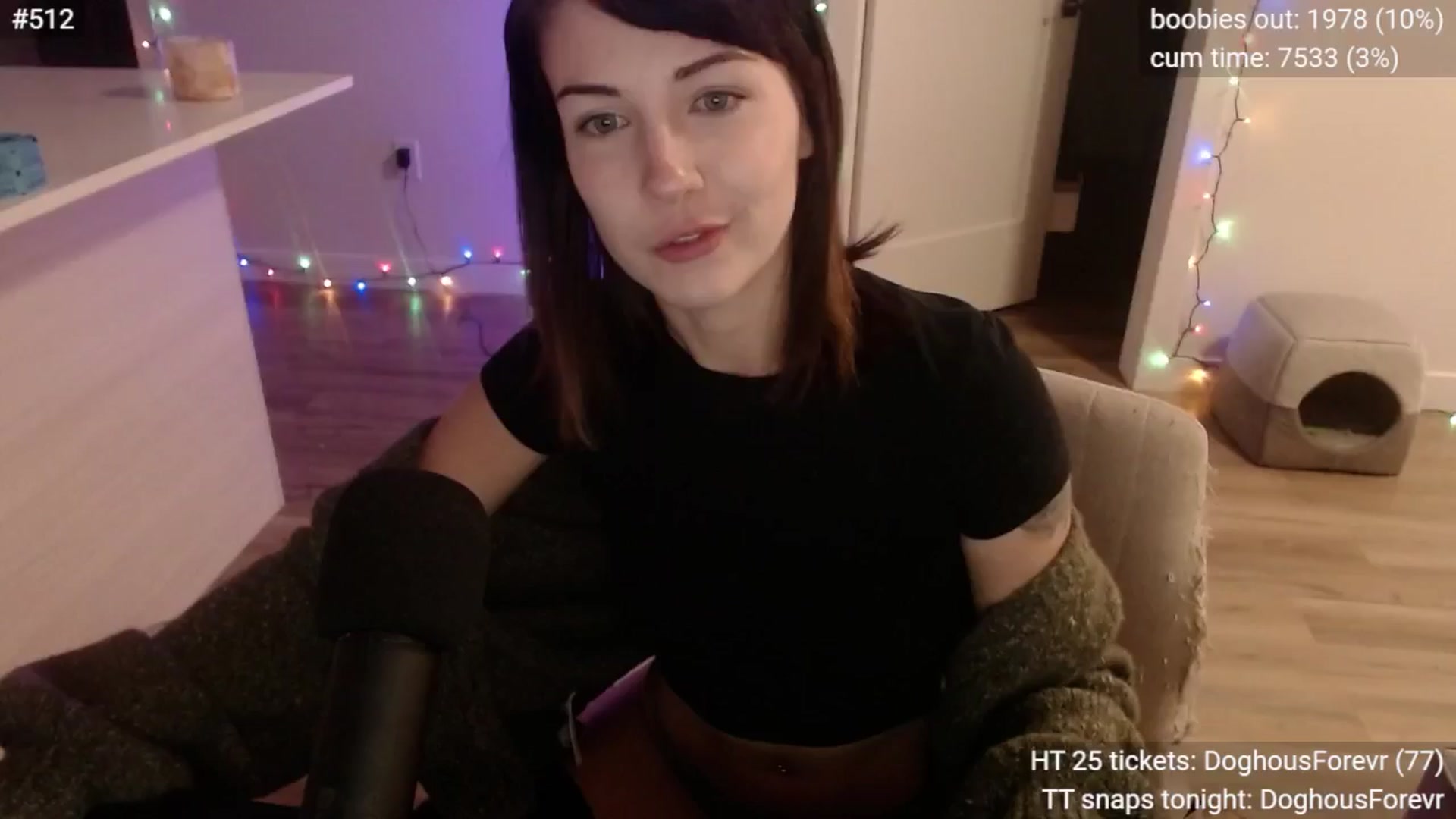 Gallery image thumbnail from cuteholly's myfreecams stream on, 11/12/2024, 11:57 image 8 of 20