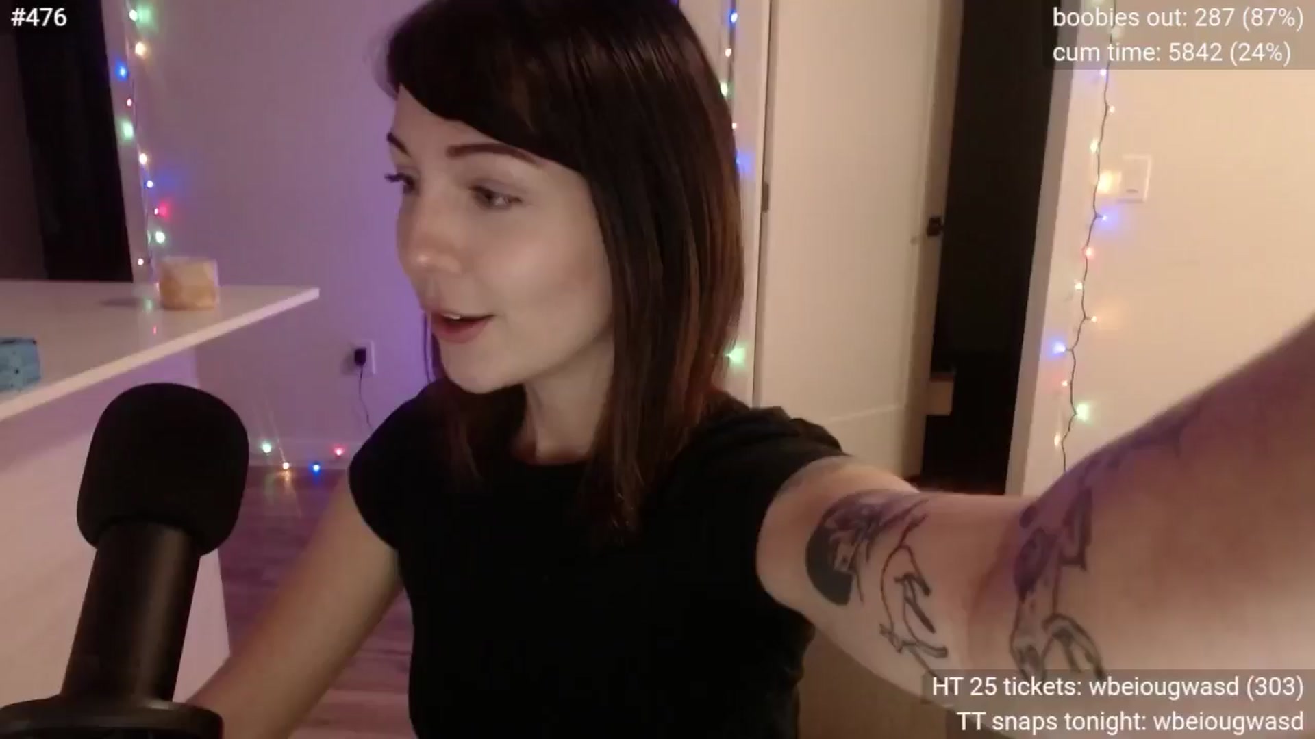 Gallery image thumbnail from cuteholly's myfreecams stream on, 11/12/2024, 11:57 image 17 of 20