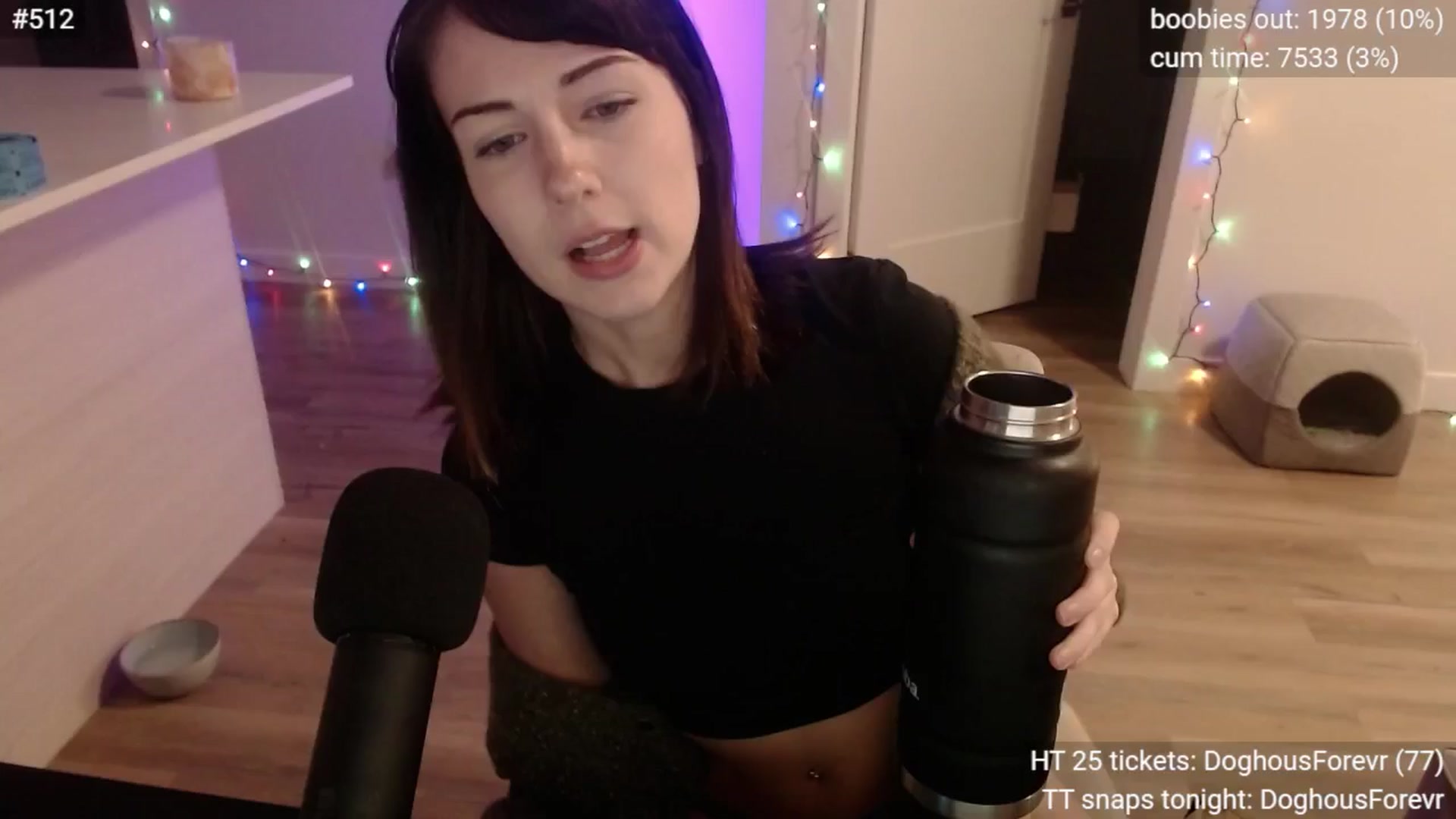 Gallery image thumbnail from cuteholly's myfreecams stream on, 11/12/2024, 11:57 image 9 of 20