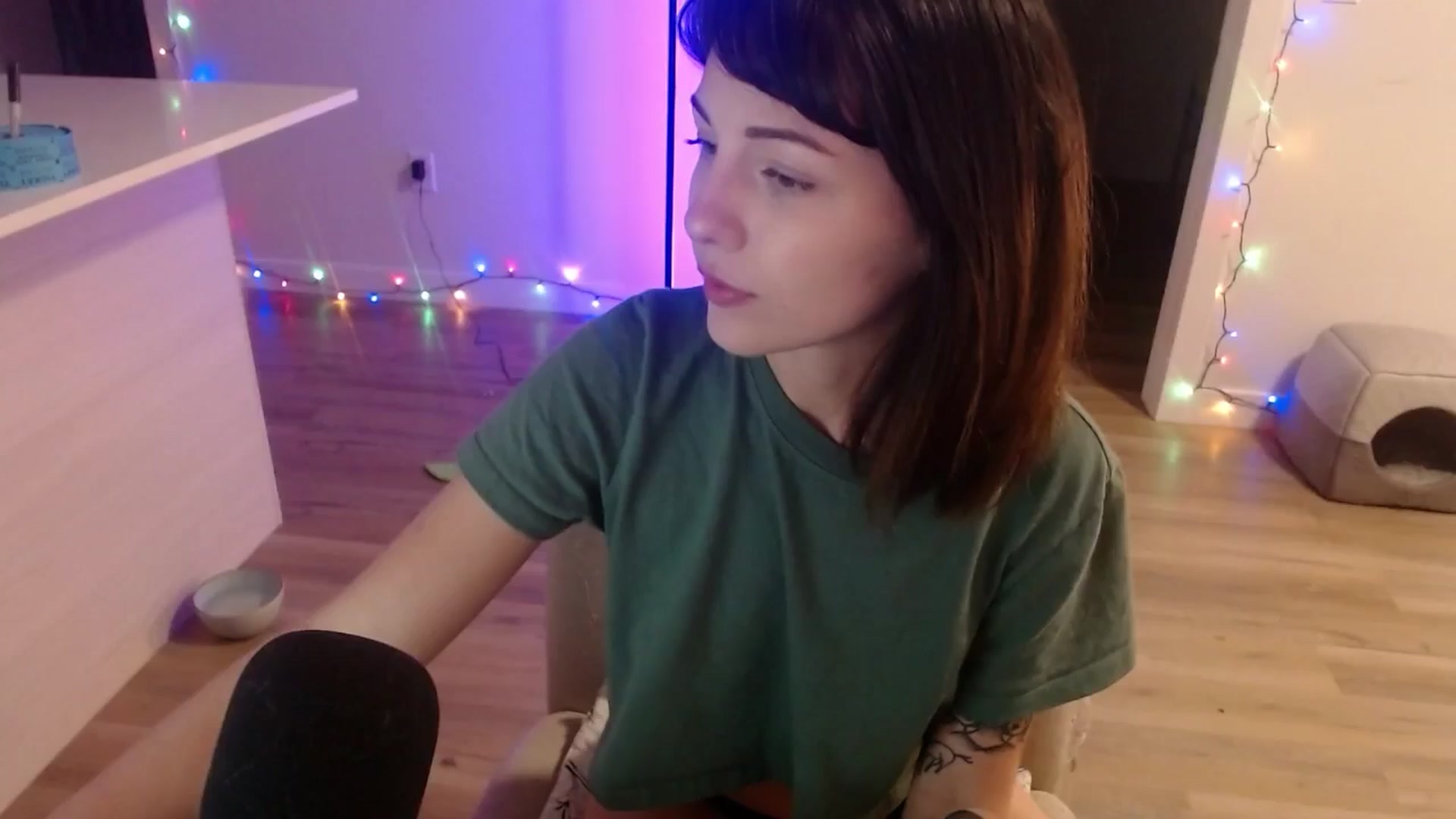 Gallery image thumbnail from cuteholly's myfreecams stream on, 11/15/2024, 07:06 image 16 of 20