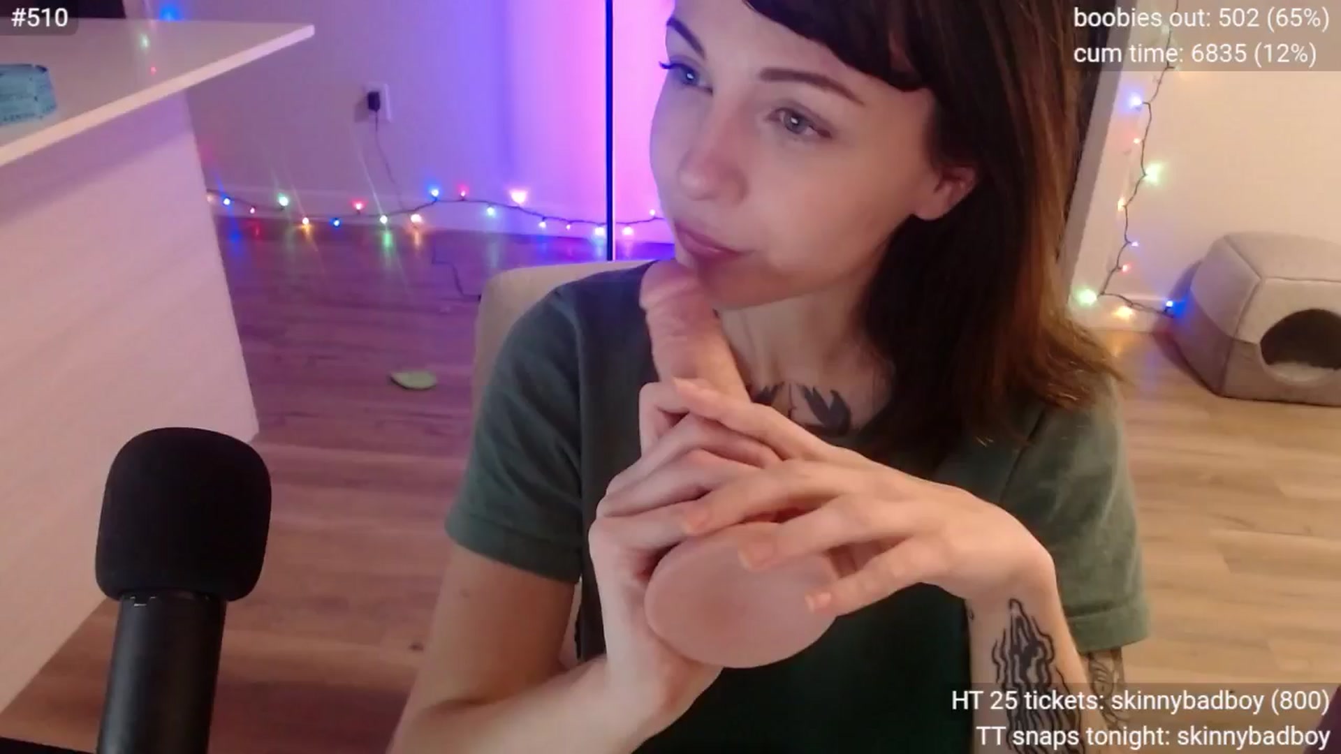 Gallery image thumbnail from cuteholly's myfreecams stream on, 11/15/2024, 09:29 image 1 of 20