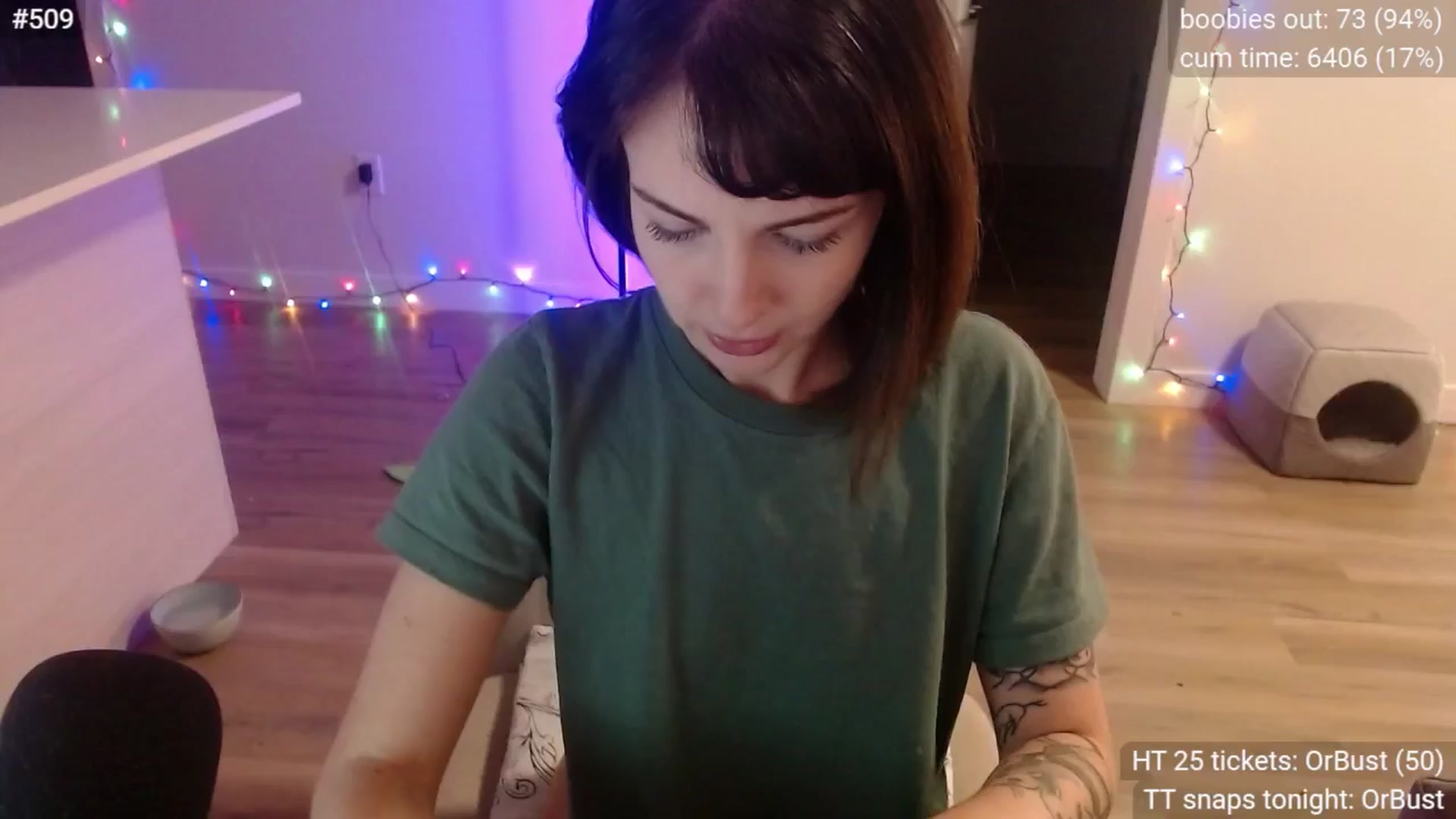 Gallery image thumbnail from cuteholly's myfreecams stream on, 11/15/2024, 09:29 image 10 of 20