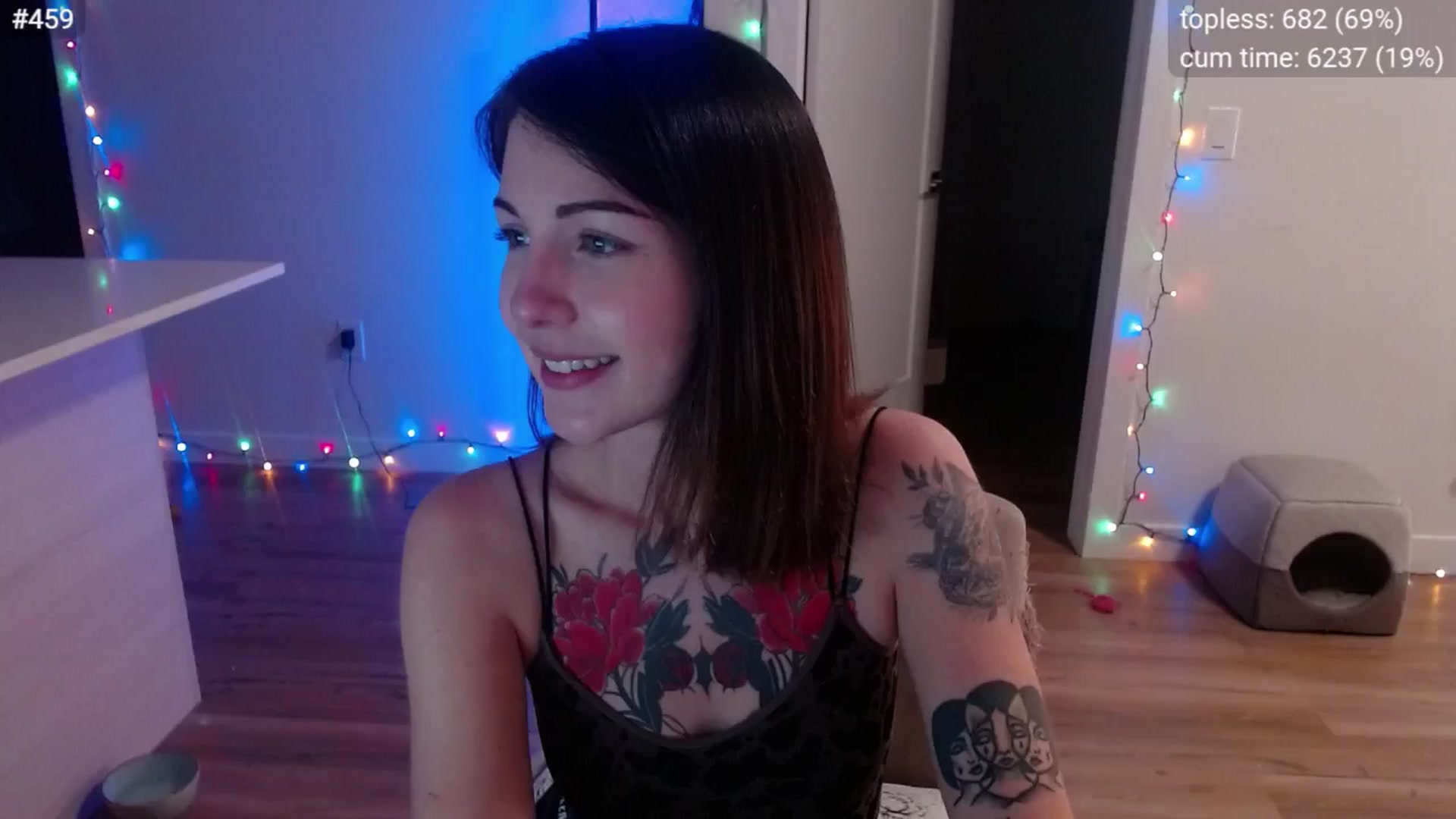 Gallery image thumbnail from cuteholly's myfreecams stream on, 11/16/2024, 06:29 image 12 of 20
