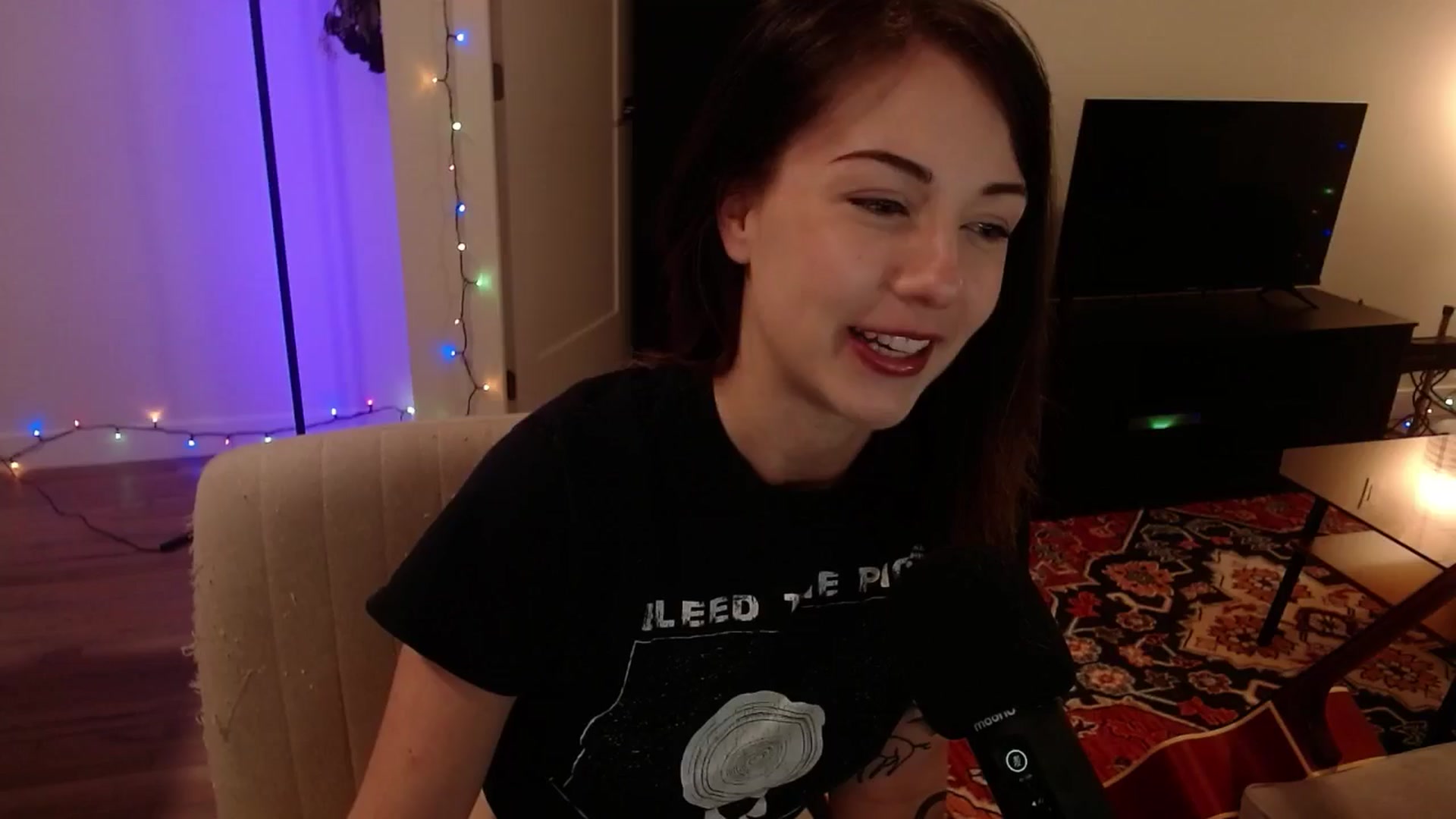 Gallery image thumbnail from cuteholly's myfreecams stream on, 12/03/2024, 07:44 image 1 of 20