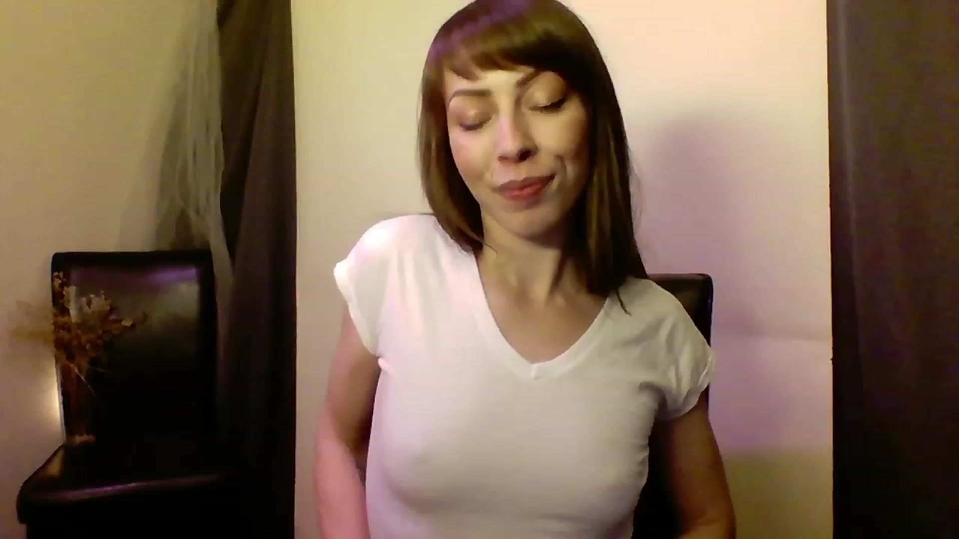 Gallery image thumbnail from cutemuse's myfreecams stream on, 12/12/2022, 02:12 image 12 of 20