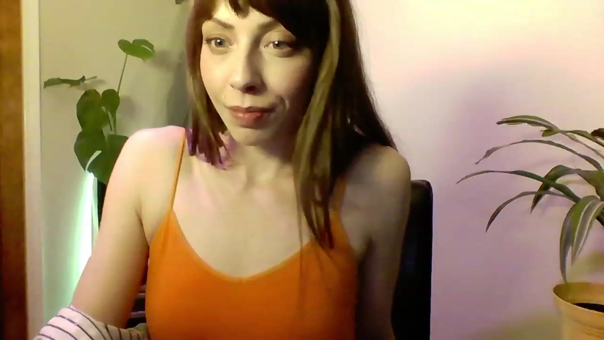 Gallery image thumbnail from cutemuse's myfreecams stream on, 12/14/2022, 22:39 image 15 of 20