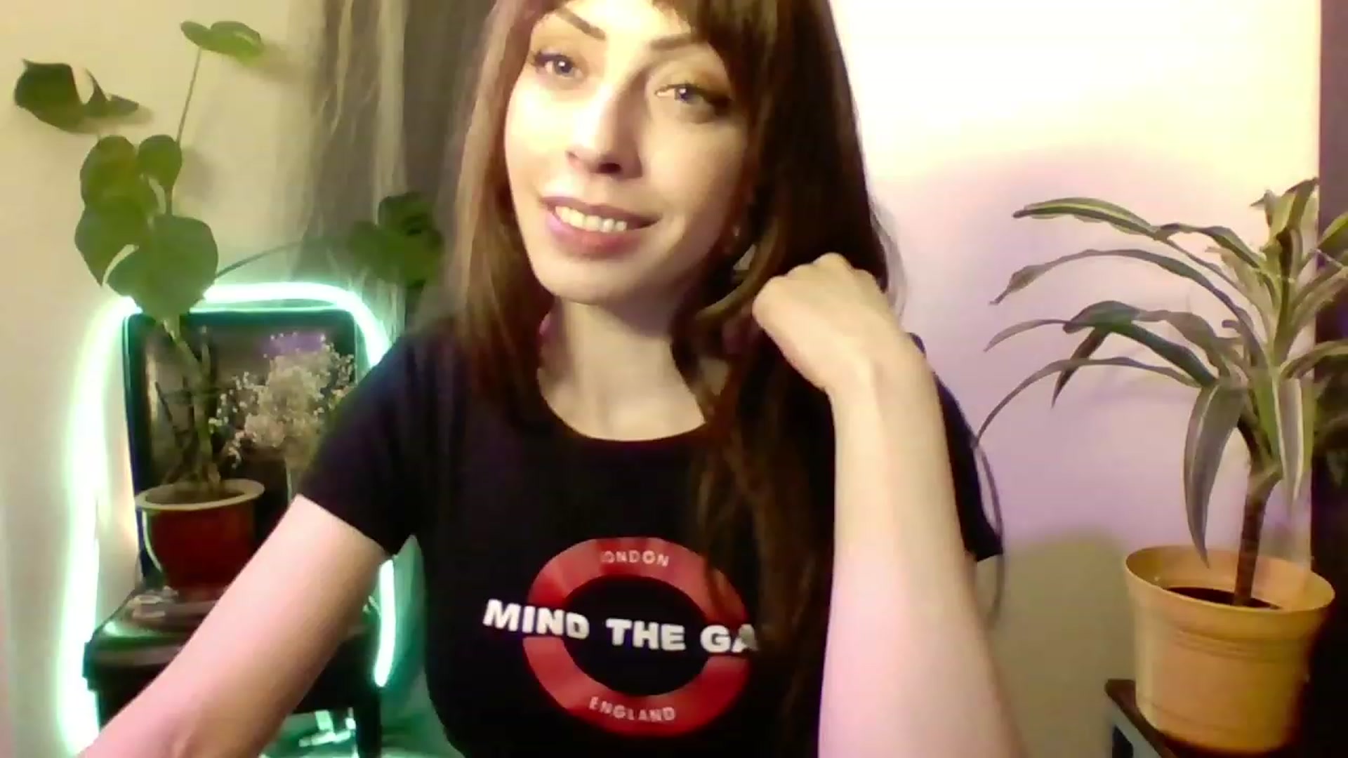 Gallery image thumbnail from cutemuse's myfreecams stream on, 12/15/2022, 04:33 image 12 of 20