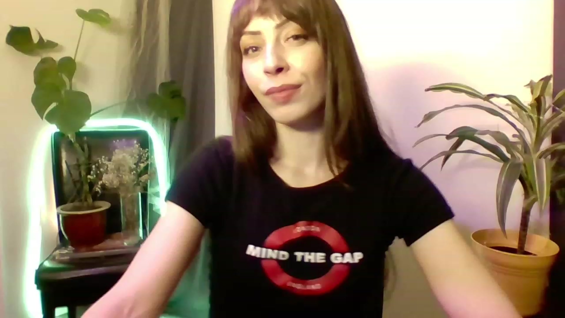 Gallery image thumbnail from cutemuse's myfreecams stream on, 12/15/2022, 04:33 image 9 of 20