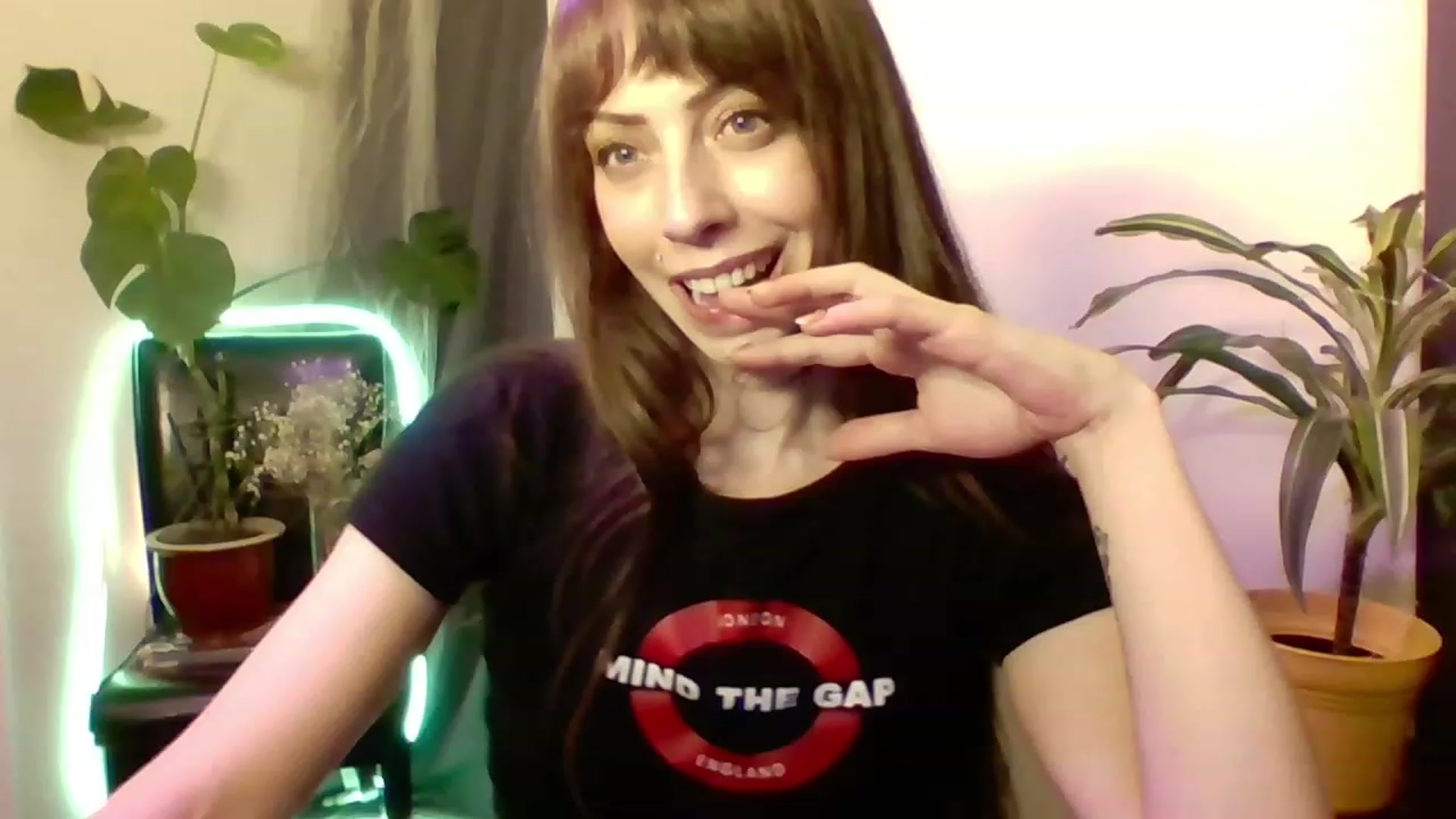 Gallery image thumbnail from cutemuse's myfreecams stream on, 12/15/2022, 04:33 image 18 of 20