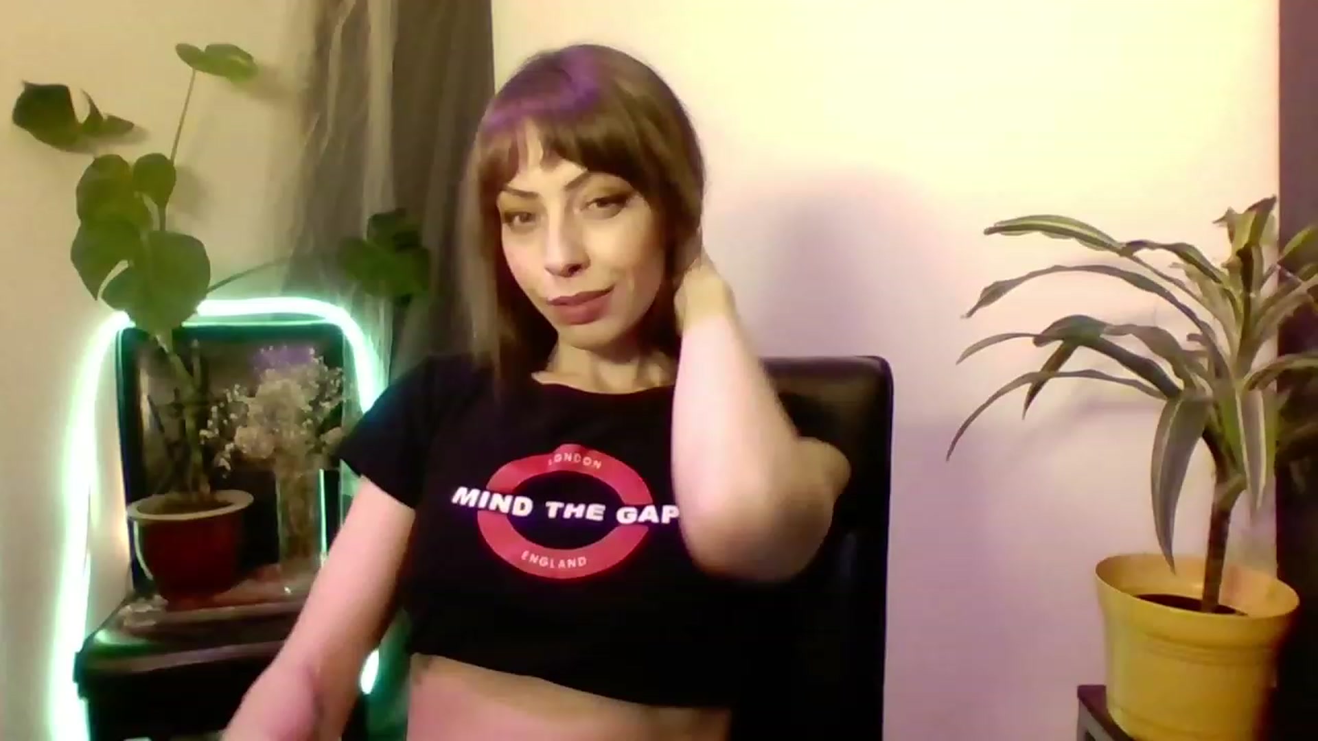 Gallery image thumbnail from cutemuse's myfreecams stream on, 12/15/2022, 04:33 image 1 of 20