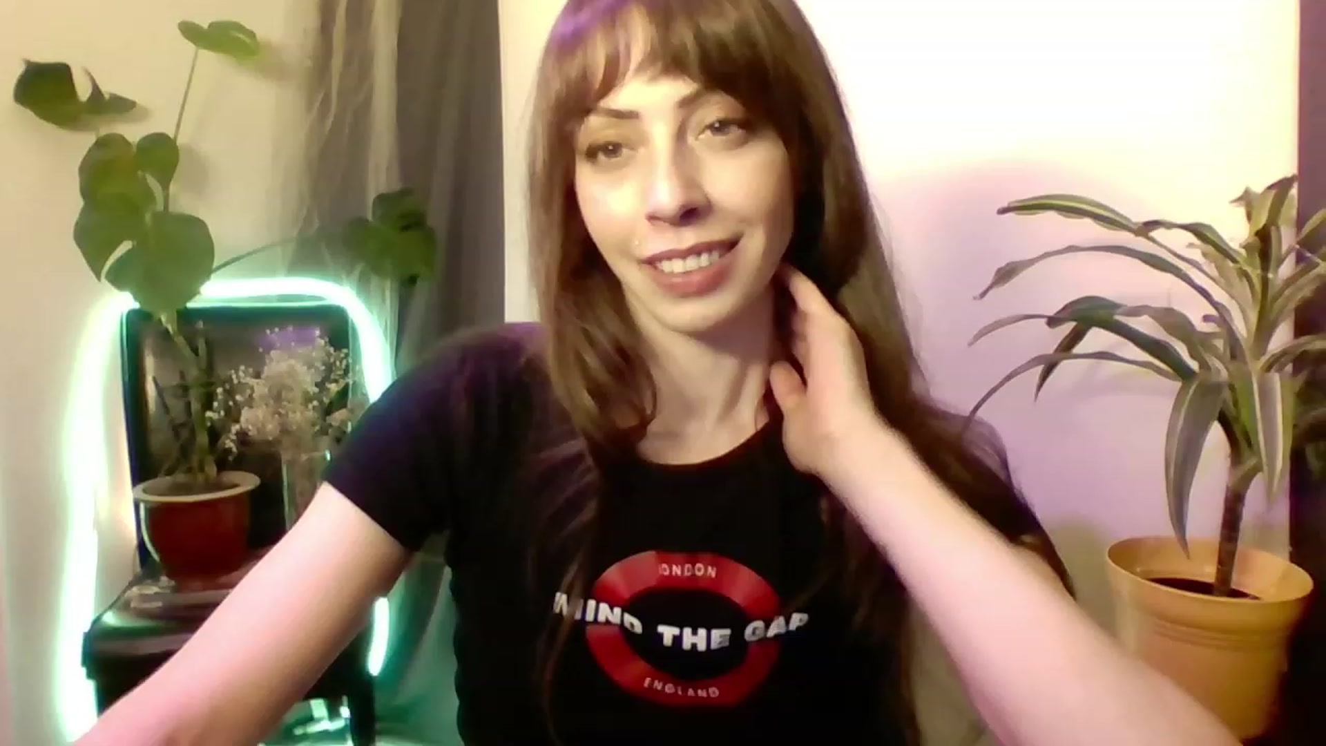 Gallery image thumbnail from cutemuse's myfreecams stream on, 12/15/2022, 04:33 image 19 of 20