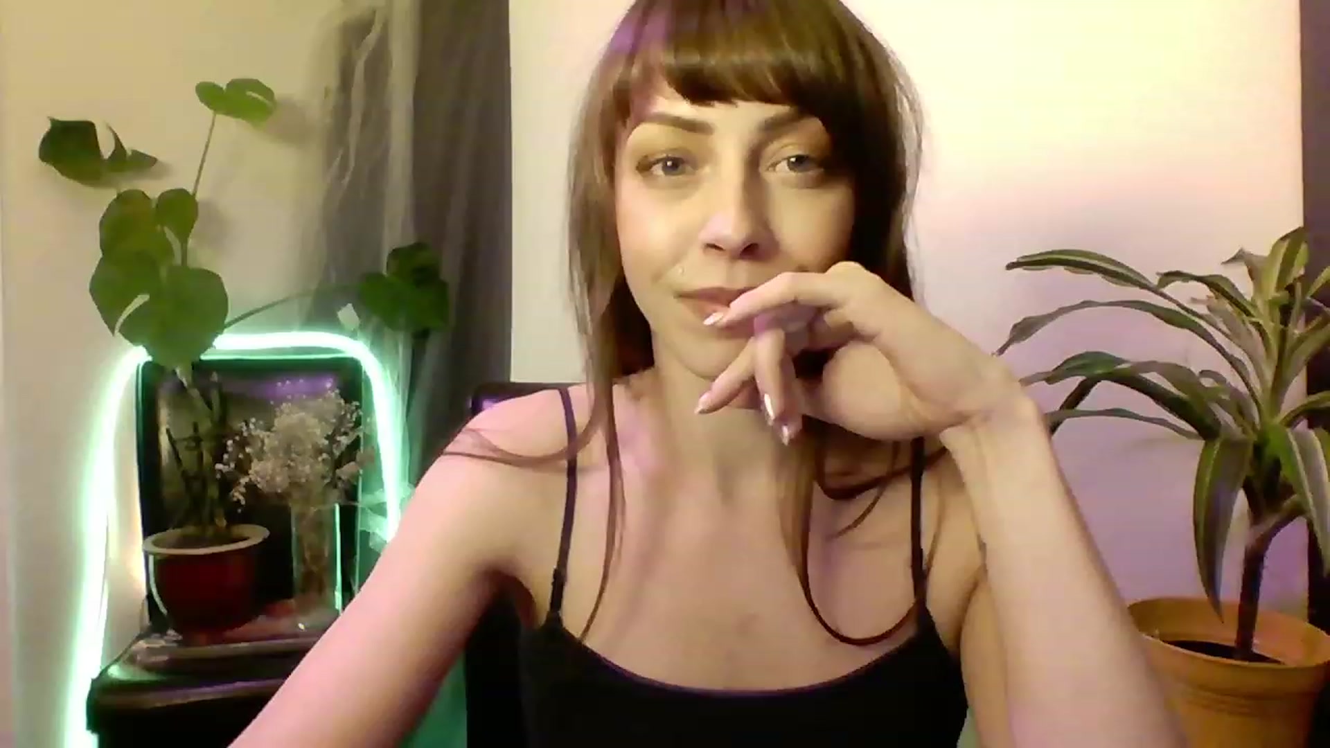 Gallery image thumbnail from cutemuse's myfreecams stream on, 12/16/2022, 06:45 image 5 of 20