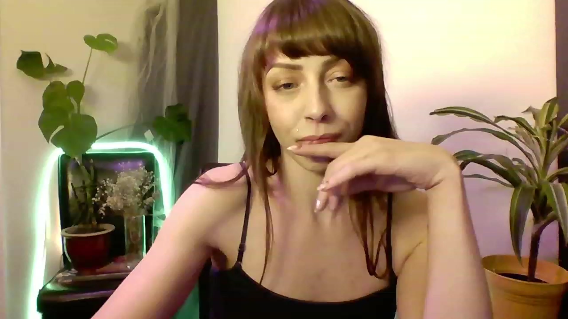 Gallery image thumbnail from cutemuse's myfreecams stream on, 12/16/2022, 06:45 image 15 of 20