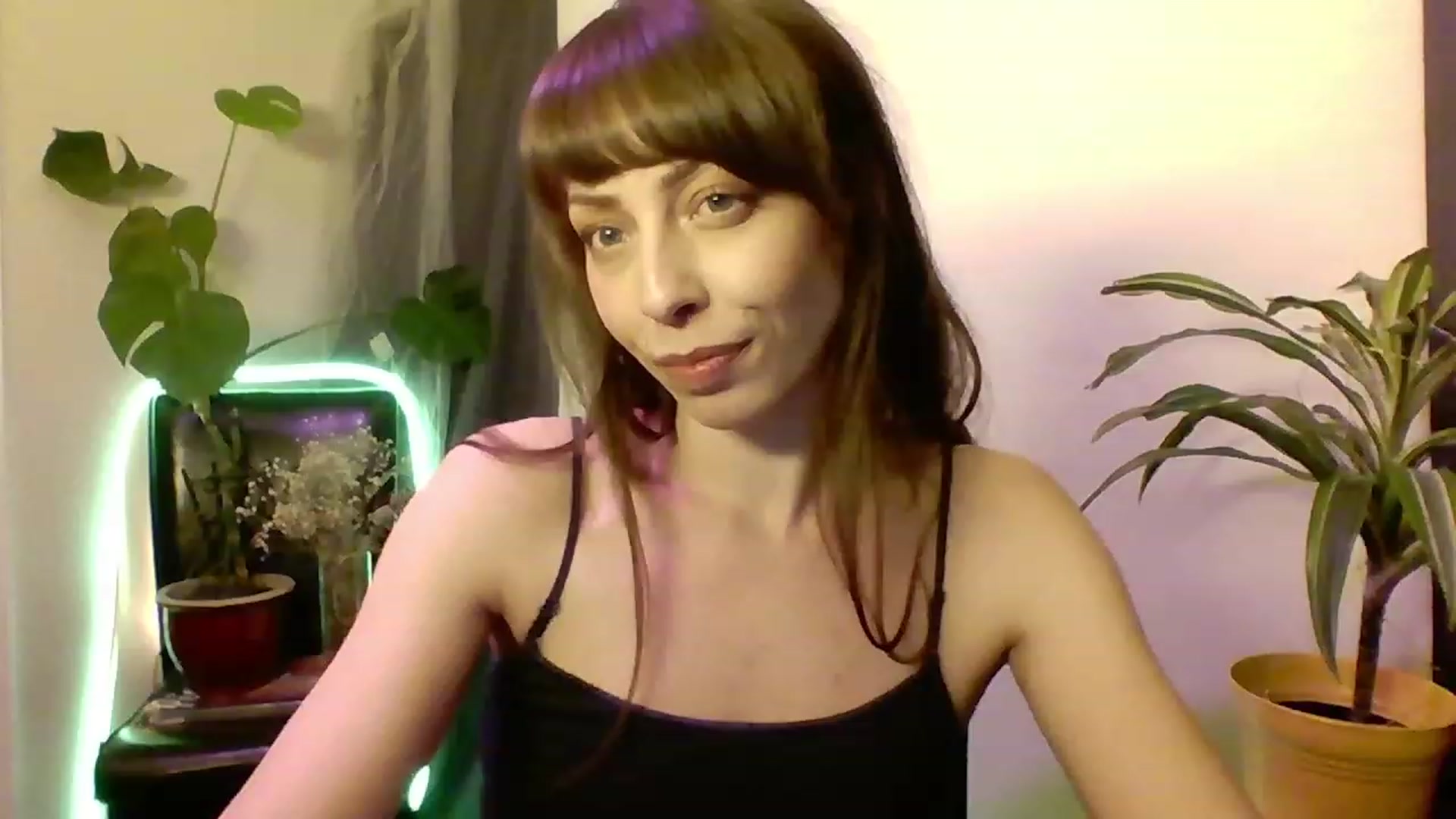 Gallery image thumbnail from cutemuse's myfreecams stream on, 12/16/2022, 06:45 image 14 of 20