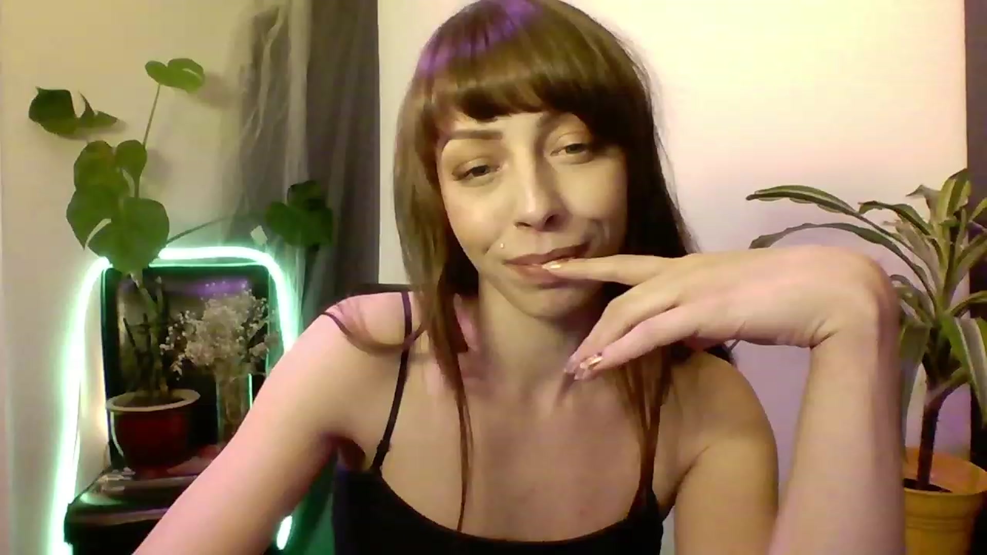Gallery image thumbnail from cutemuse's myfreecams stream on, 12/16/2022, 06:45 image 19 of 20