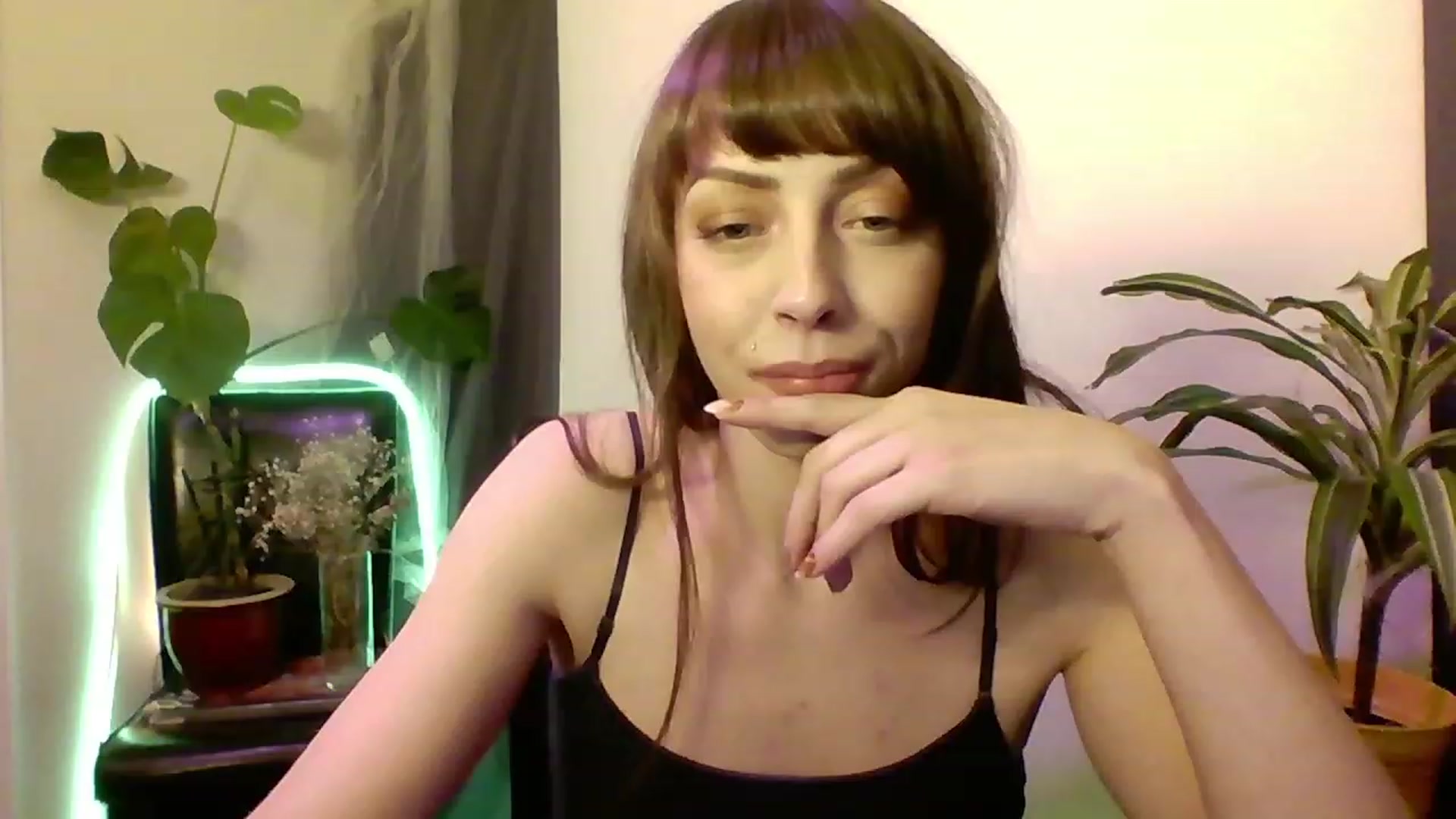 Gallery image thumbnail from cutemuse's myfreecams stream on, 12/16/2022, 06:45 image 7 of 20