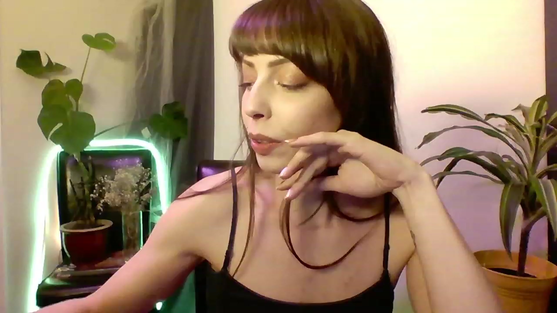 Gallery image thumbnail from cutemuse's myfreecams stream on, 12/16/2022, 06:45 image 6 of 20