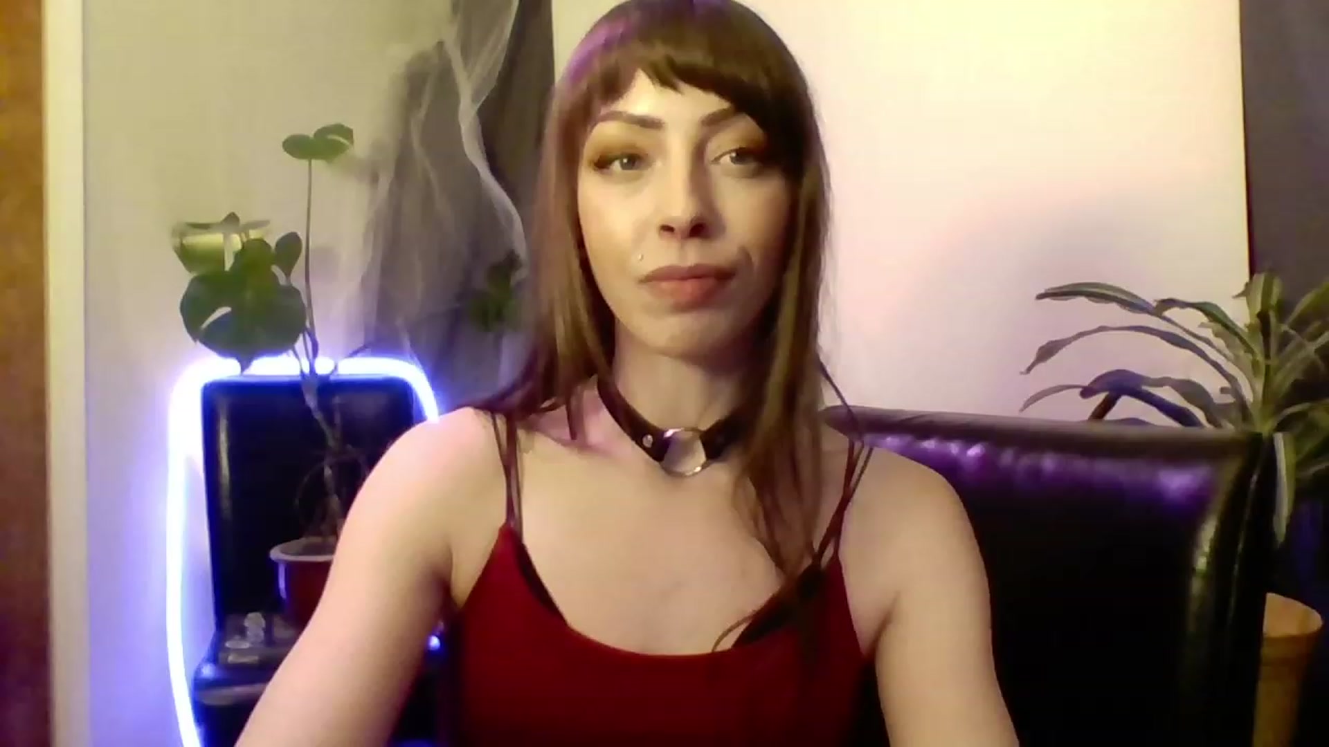 Gallery image thumbnail from cutemuse's myfreecams stream on, 12/17/2022, 23:52 image 12 of 20