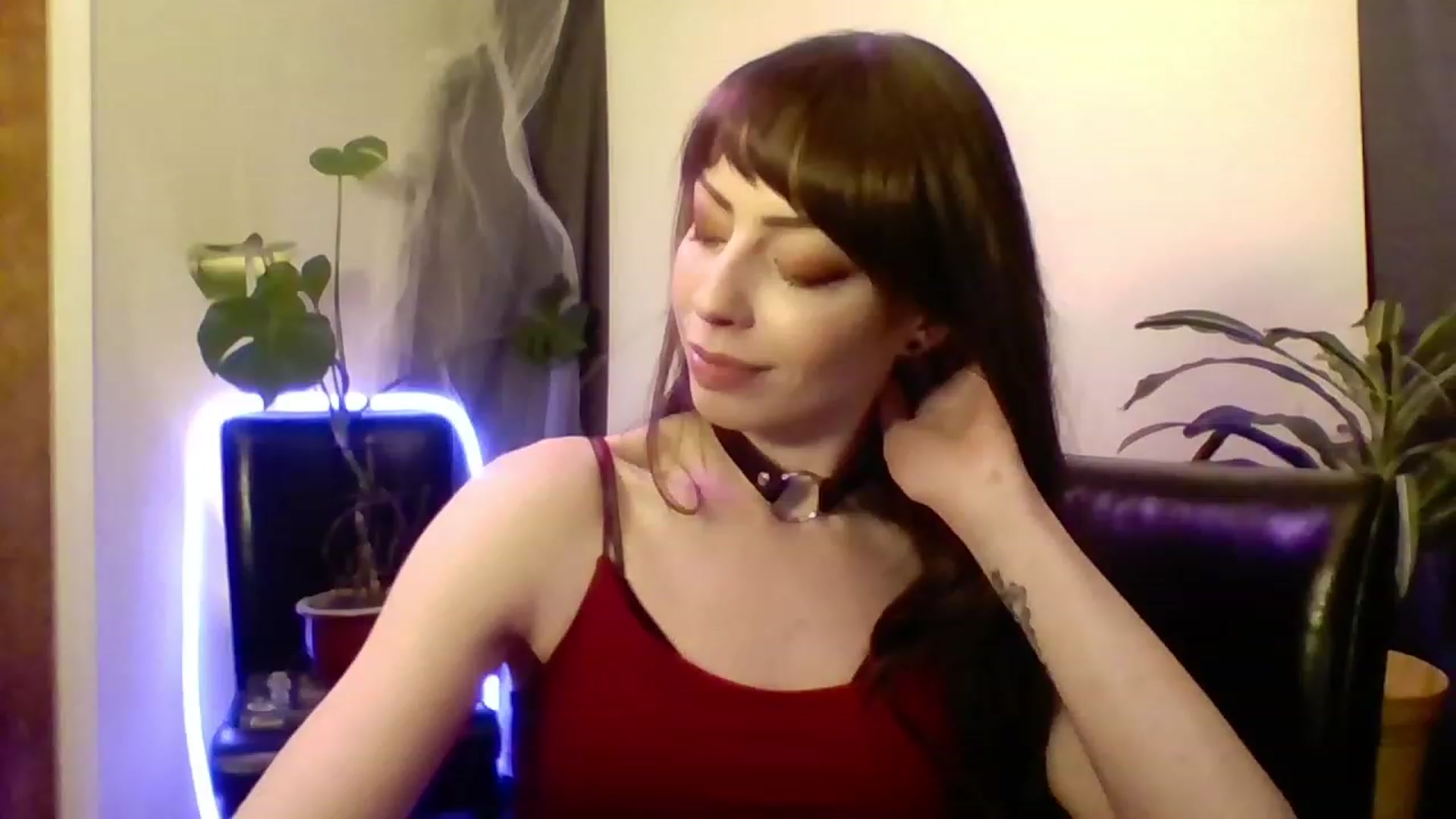 Gallery image thumbnail from cutemuse's myfreecams stream on, 12/17/2022, 23:52 image 15 of 20