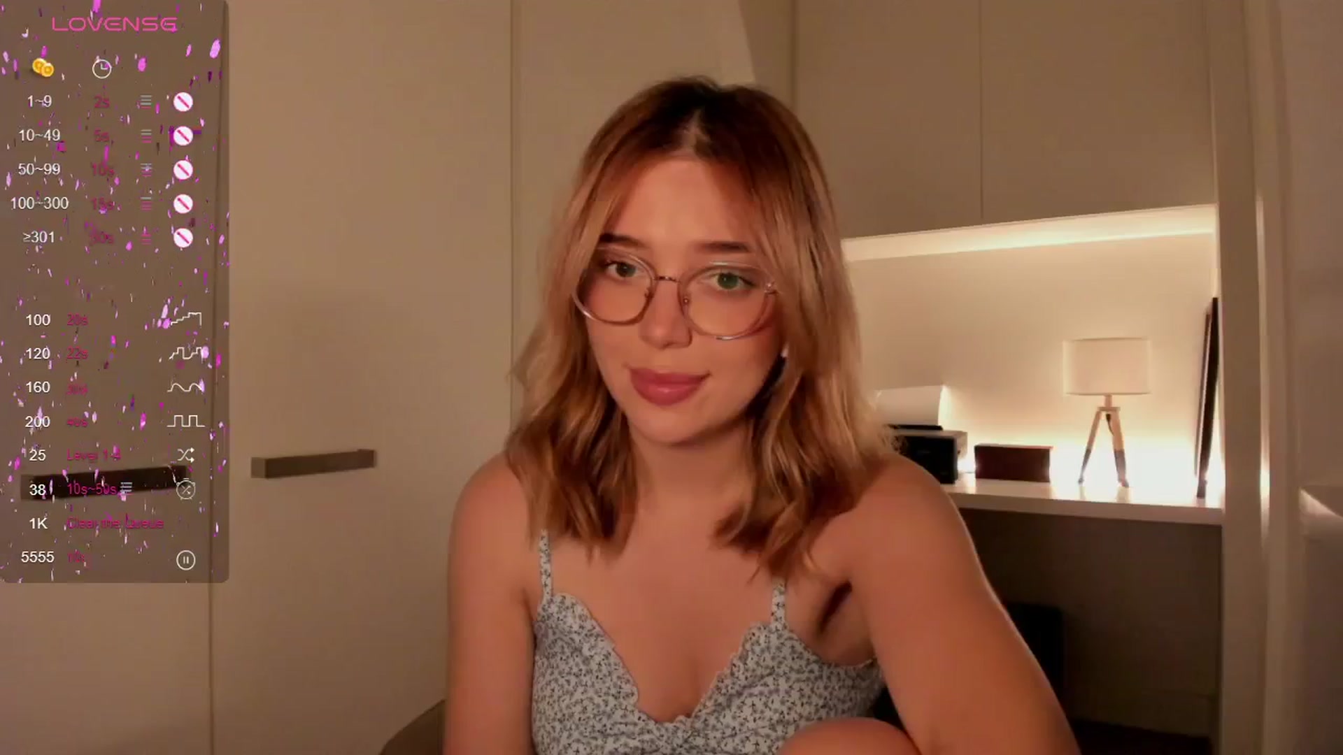 Gallery image thumbnail from cutiee's myfreecams stream on, 04/23/2025, 08:10 image 7 of 20