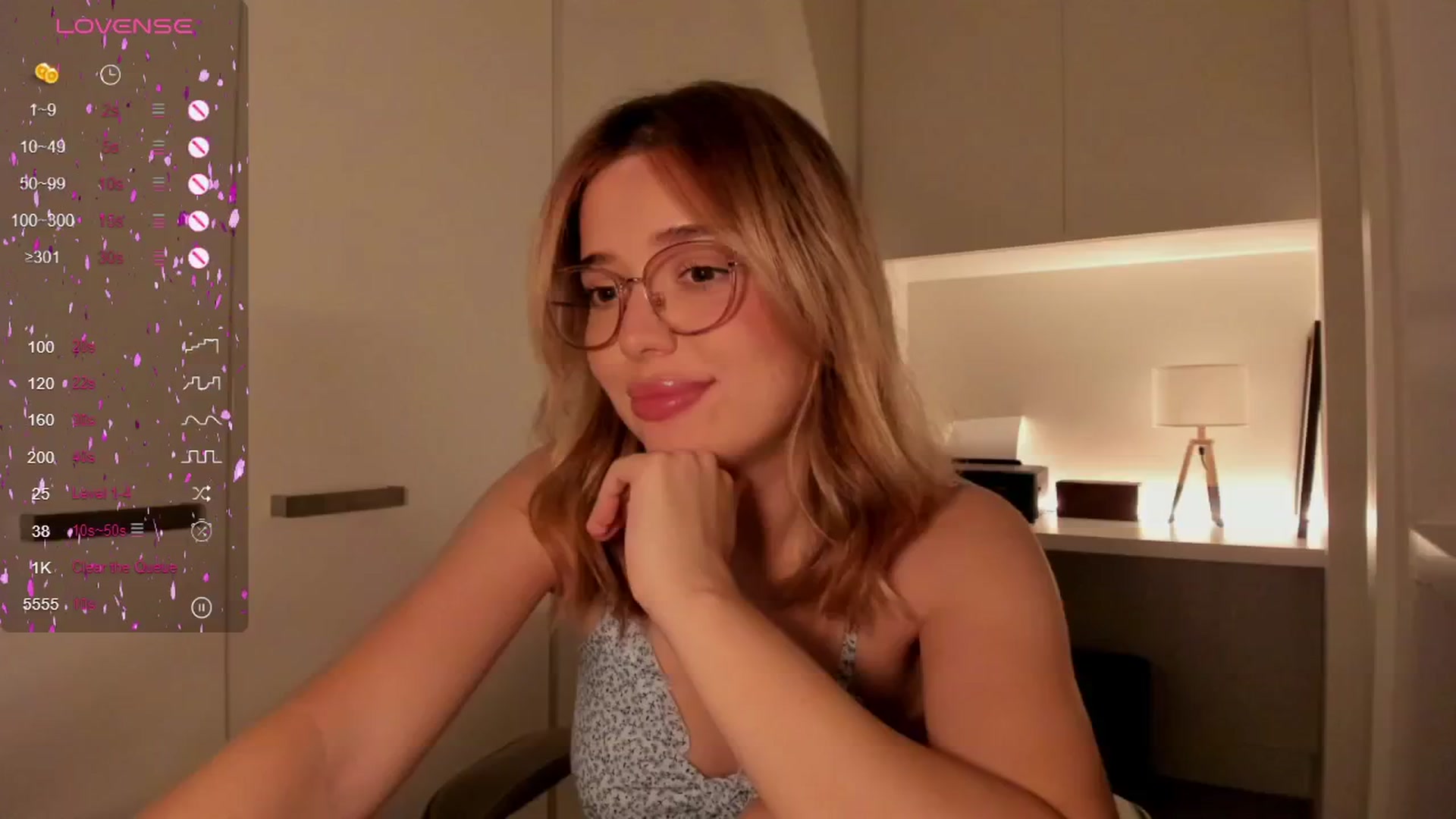 Gallery image thumbnail from cutiee's myfreecams stream on, 04/23/2025, 08:10 image 4 of 20